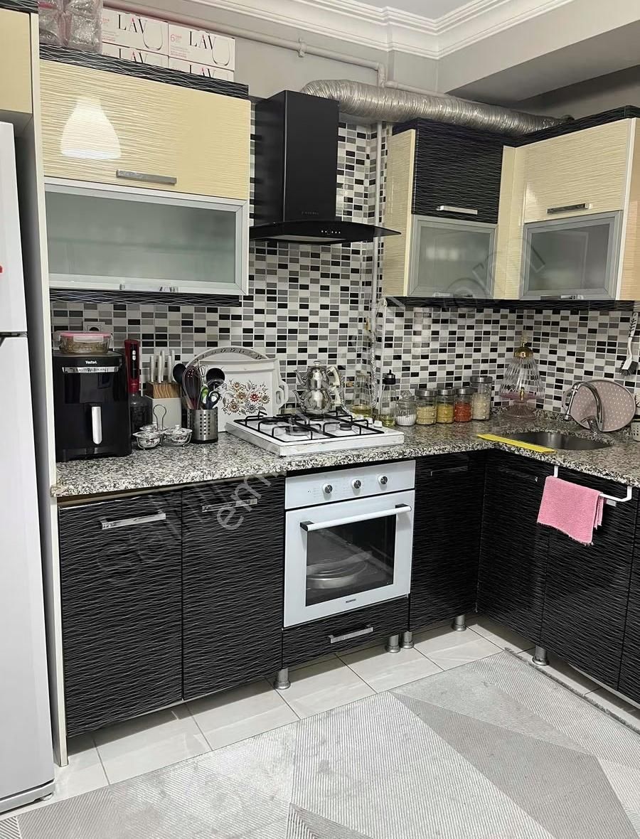 Bayrampaşa Merkezde Ebeveyn Banyolu Yüksek Giriş Daire - Görsel 7
