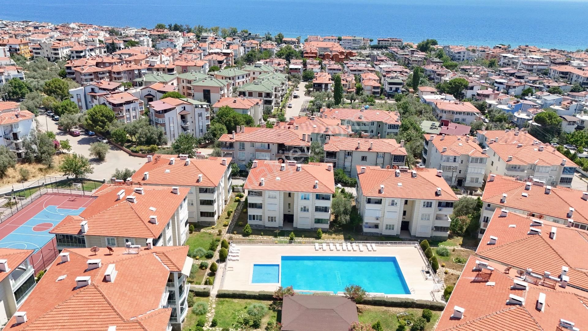 Altınoluk Merkezde Satılık Havuzlu 3+1 Havuzlu Daire - Görsel 5