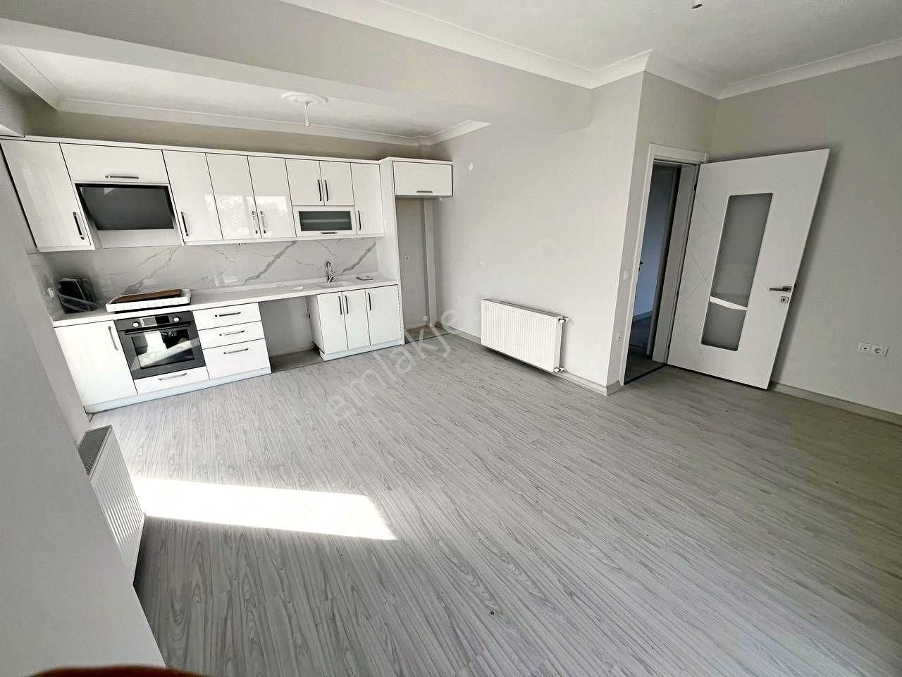 ➡️blue Life Egenden Gerçek İlan Kadıköyde Satılık Arakat & Ön Cephe Geniş Balkonlu 2+1 Daire - Görsel 5