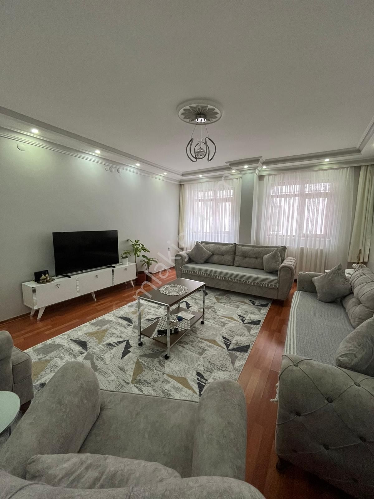 Yayla Mahallesi'nde Cadde Üzerinde 4+1 Ters Dubleks! - Görsel 3