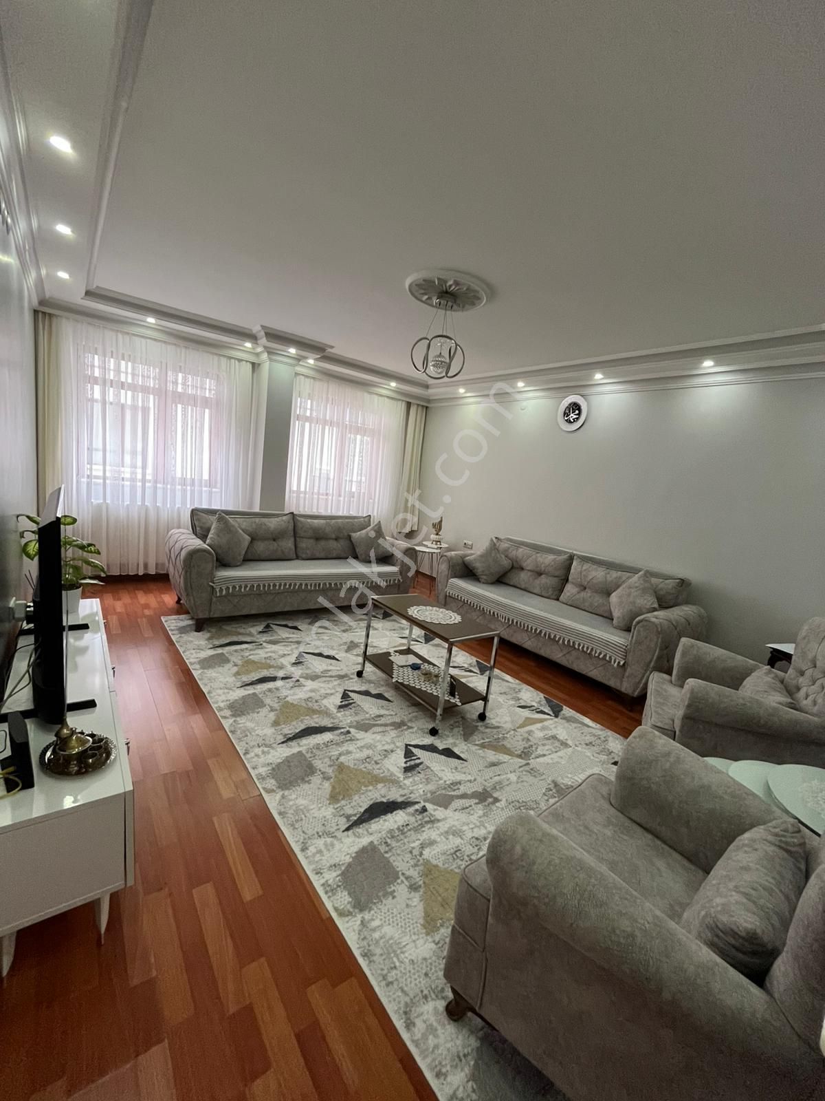 Yayla Mahallesi'nde Cadde Üzerinde 4+1 Ters Dubleks! - Görsel 4