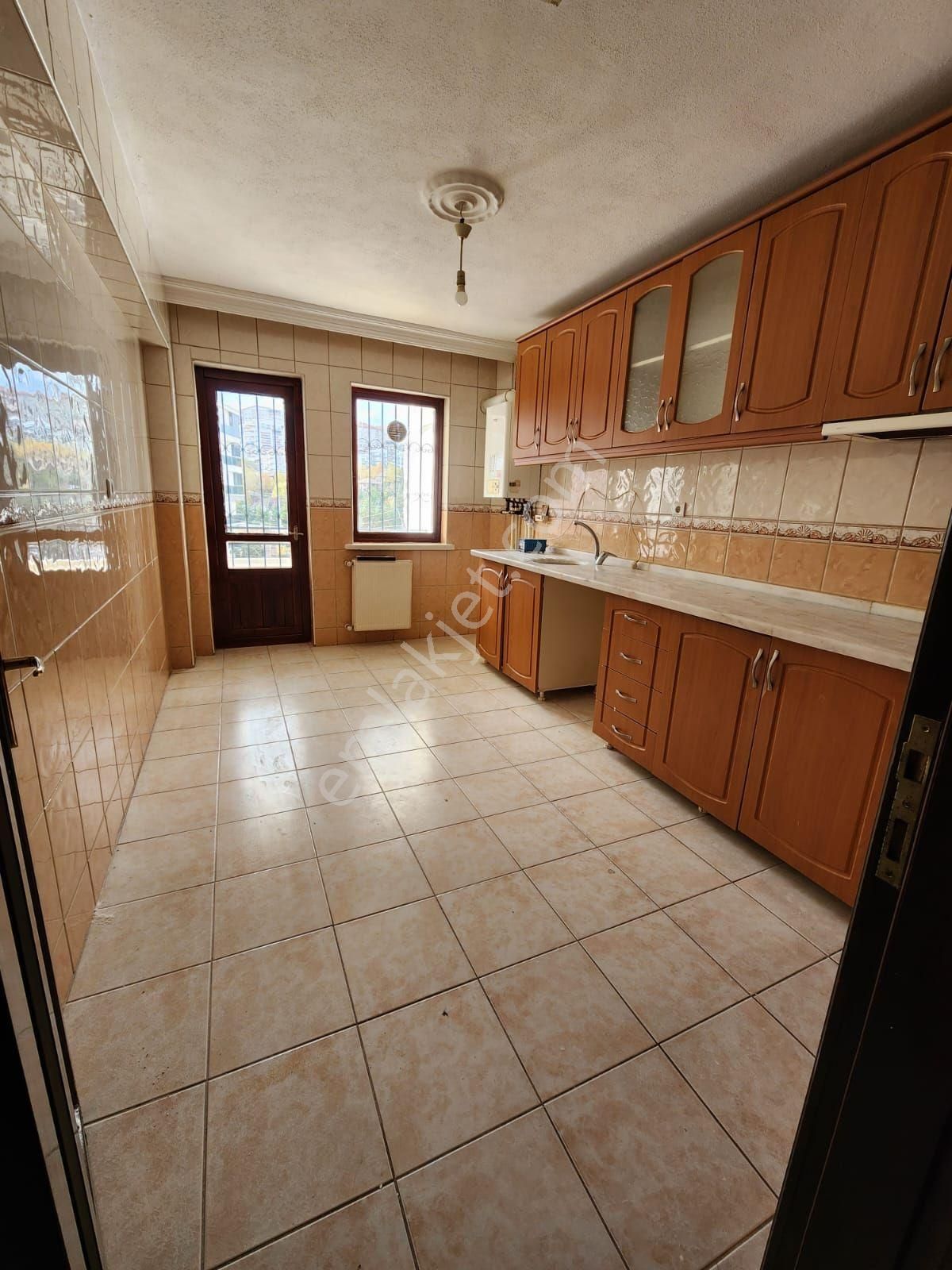 Gül Emlaktan 1.kat Konumunda 2+1 Yüksek Giris - Görsel 12