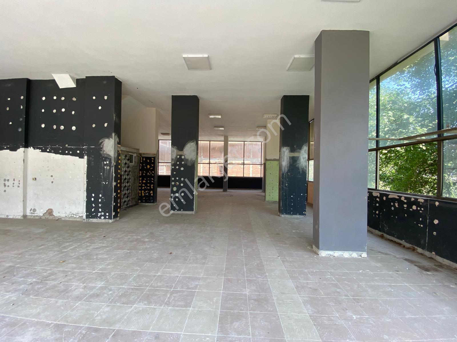 Trabzon Yomra'da Kiralık Dükkan - Görsel 12