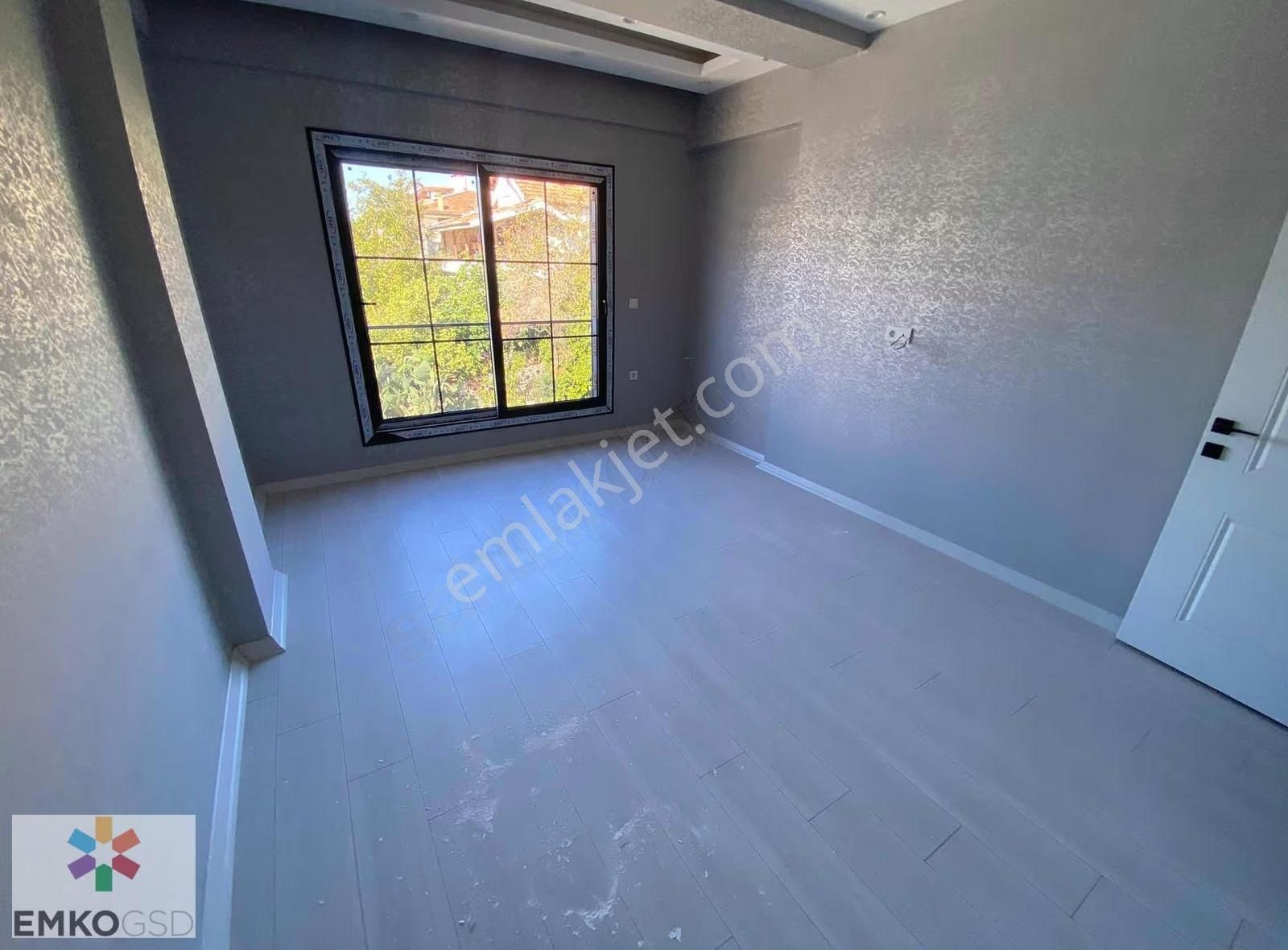 Özdere'de Geniş Bahçeli Sıfır 4+1 Yaz-kış Kiralık Villa (emko) - Görsel 10