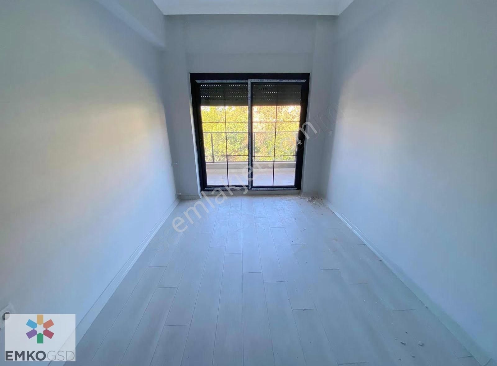 Özdere'de Geniş Bahçeli Sıfır 4+1 Yaz-kış Kiralık Villa (emko) - Görsel 12