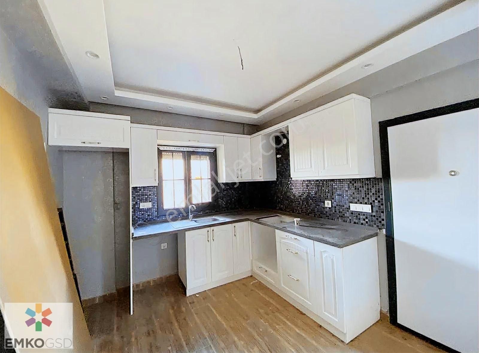 Özdere'de Geniş Bahçeli Sıfır 4+1 Yaz-kış Kiralık Villa (emko) - Görsel 13