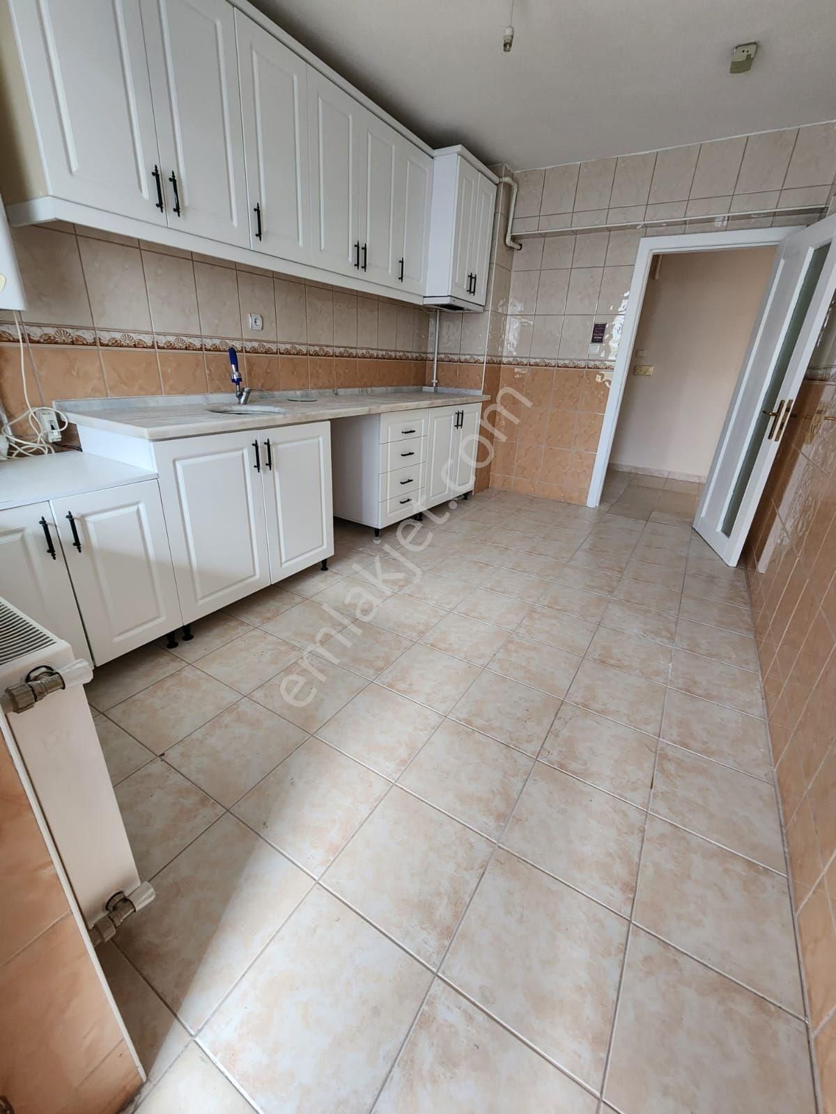 Gül Emlaktan 1.kat 3+1 Park Manzarılı Yapılı Masrafsız Daire - Görsel 6