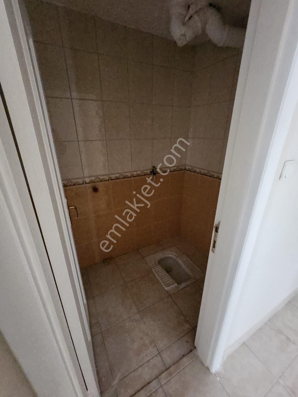 Gül Emlaktan 1.kat 3+1 Park Manzarılı Yapılı Masrafsız Daire - Görsel 15