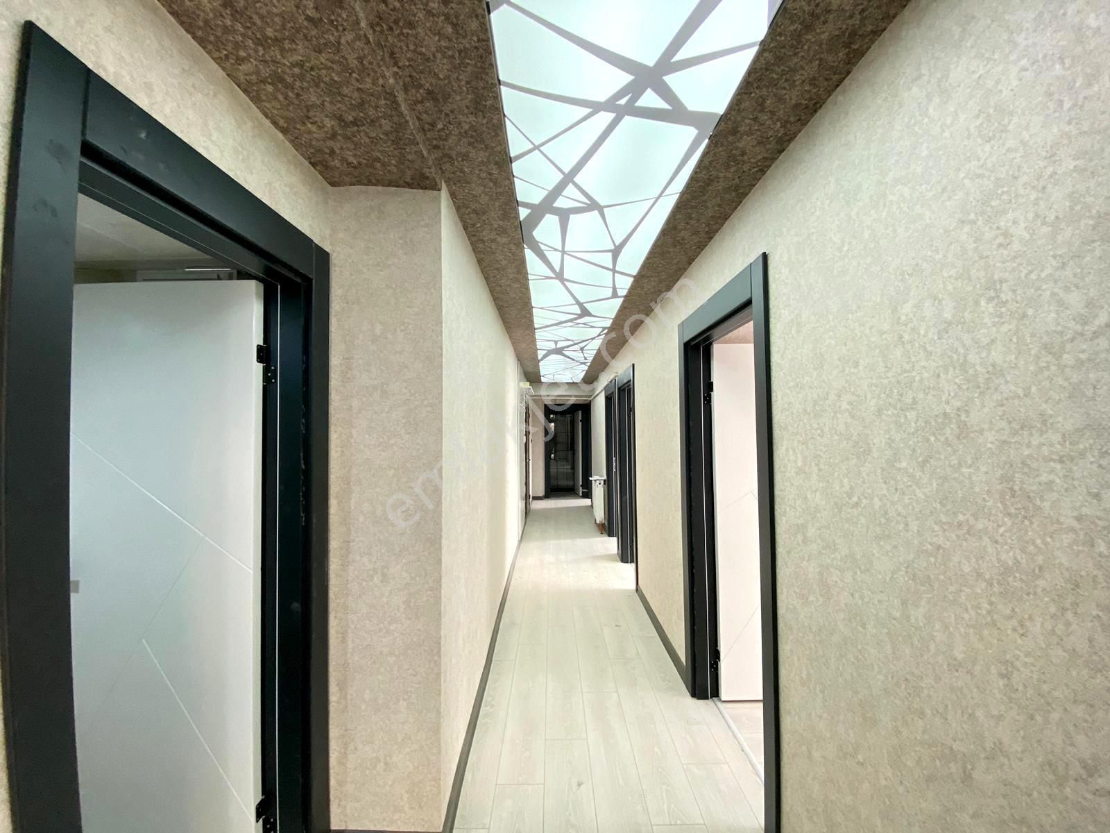 Uzman Emlak' 19 Mayıs Mh Özgürlük Caddesinde Orta Katta Full Yapılı 3+1 Daire - Görsel 24