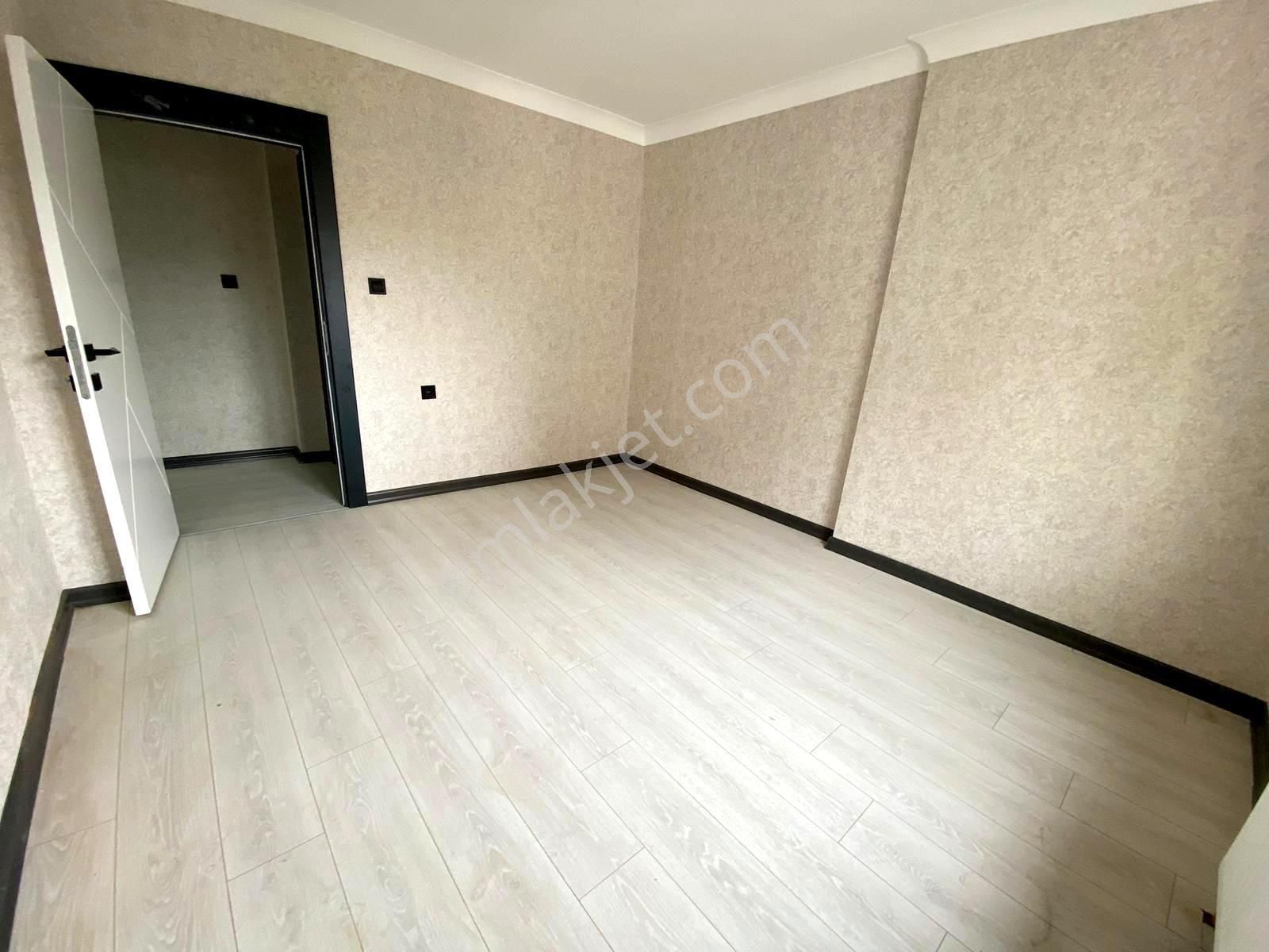 Uzman Emlak' 19 Mayıs Mh Özgürlük Caddesinde Orta Katta Full Yapılı 3+1 Daire - Görsel 11