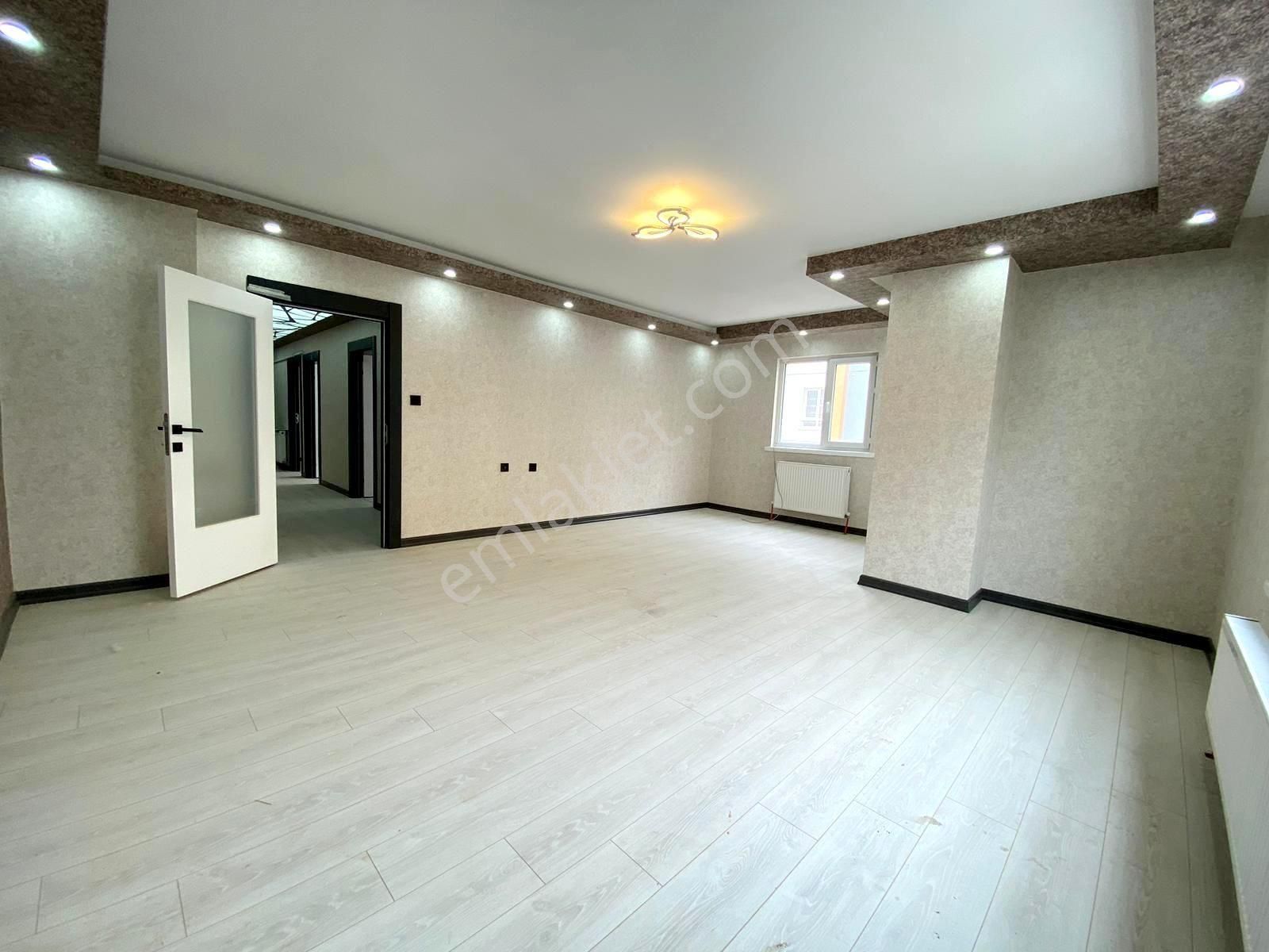 Uzman Emlak' 19 Mayıs Mh Özgürlük Caddesinde Orta Katta Full Yapılı 3+1 Daire - Görsel 7