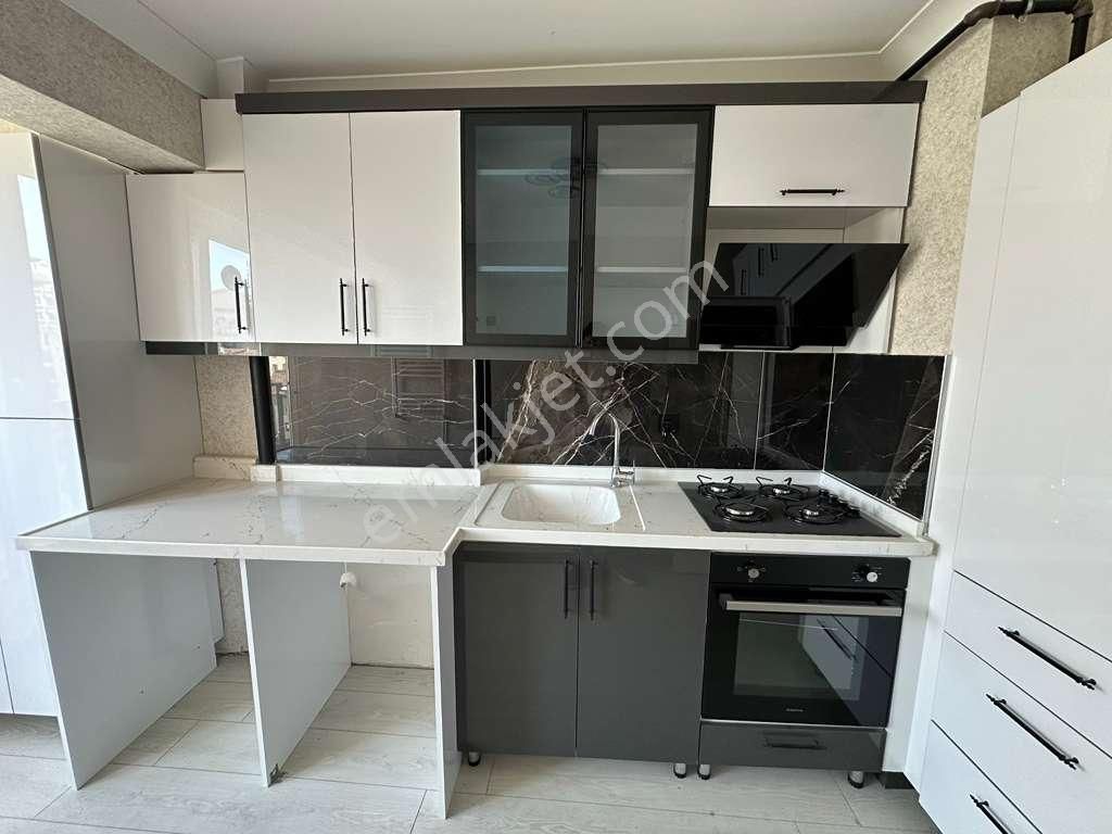 Uzman Emlak' 19 Mayıs Mh Özgürlük Caddesinde Orta Katta Full Yapılı 3+1 Daire - Görsel 15