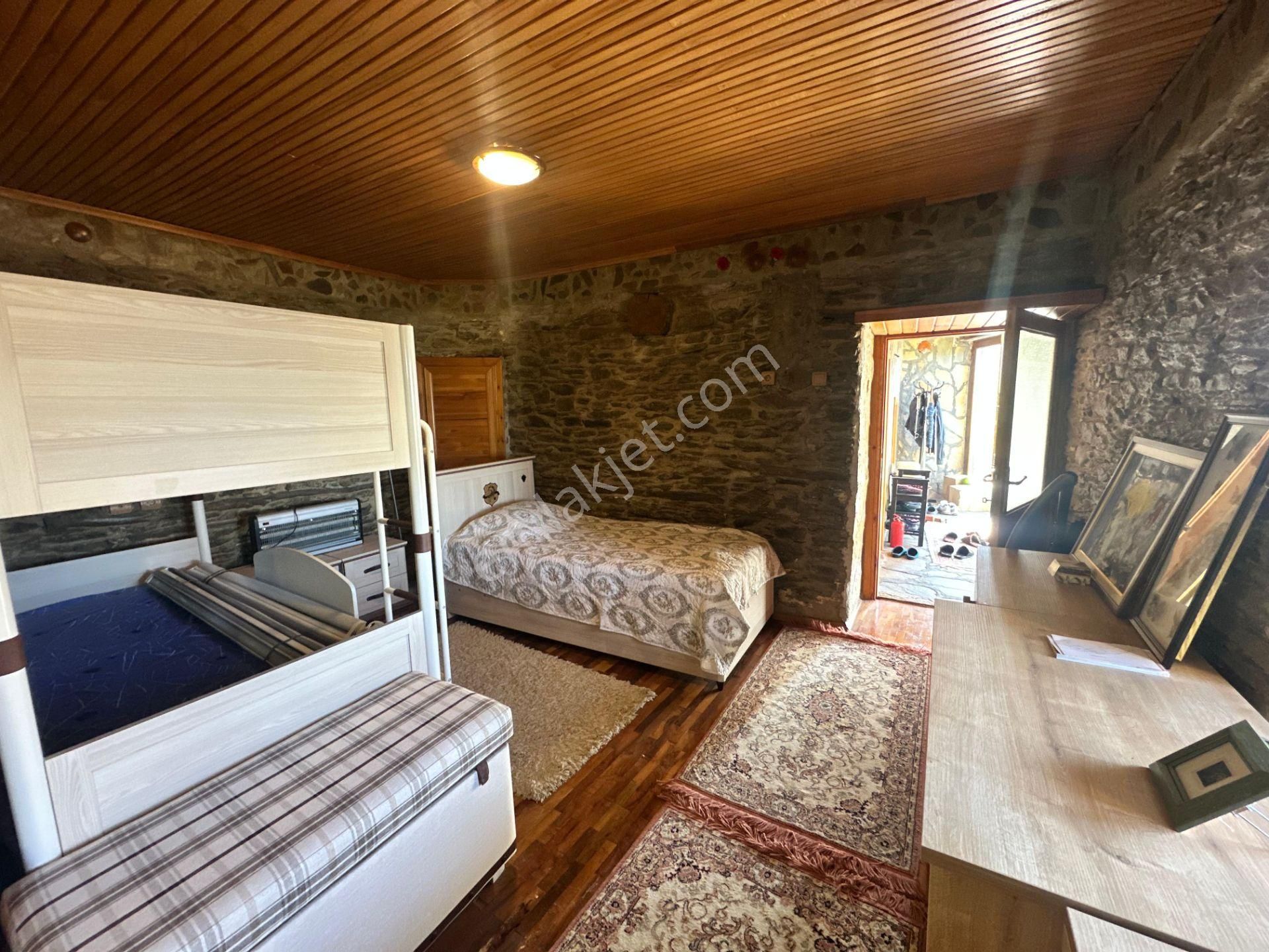 A Plus Gayrimenkulden Kaplan Köyünde Satılık 5+1 Müstakil Taş Ev - Görsel 6