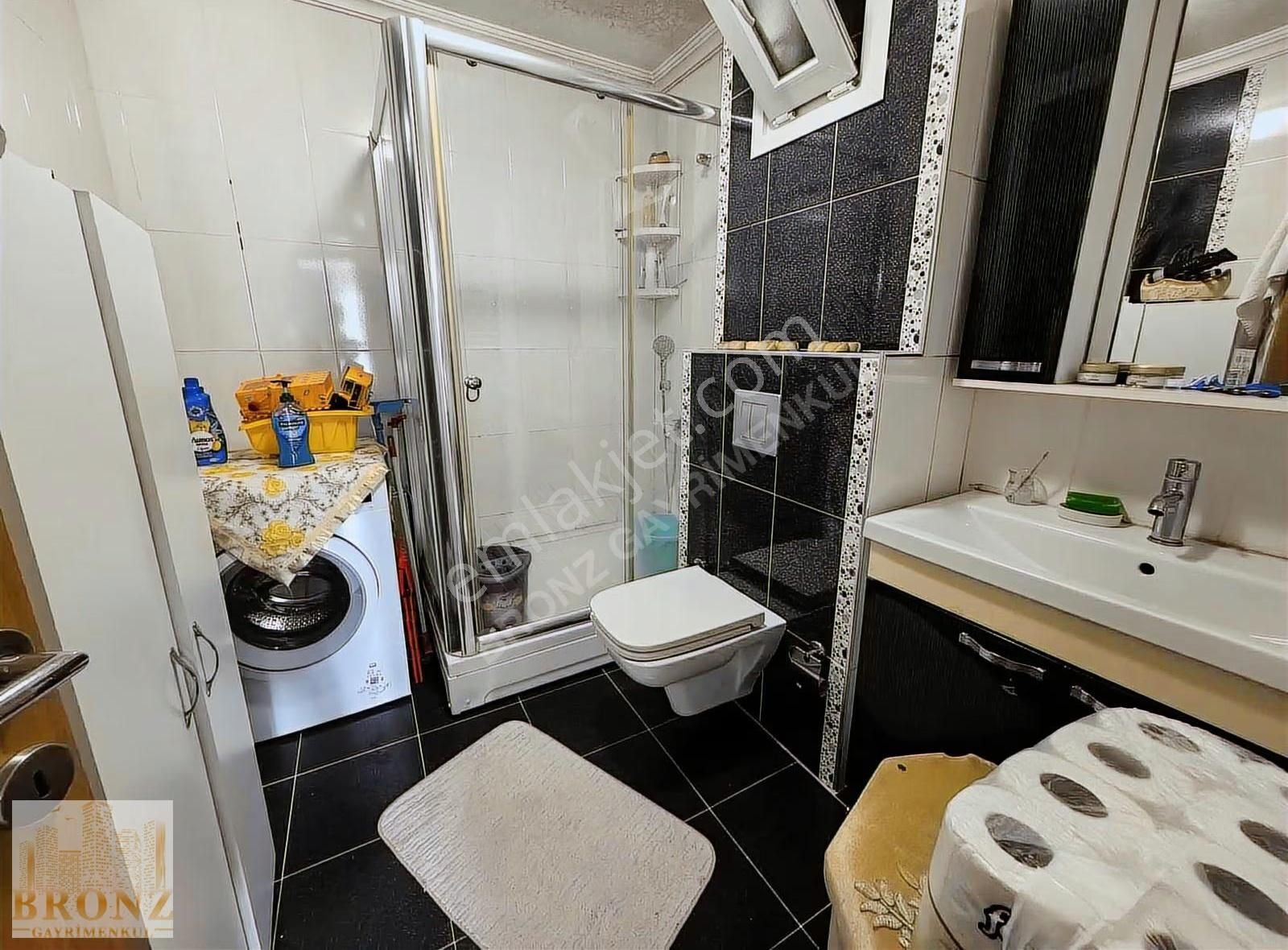 Ümraniye Çarşıya Çok Yakın Butik Sitede Acil Satılık 2+1 - Görsel 6