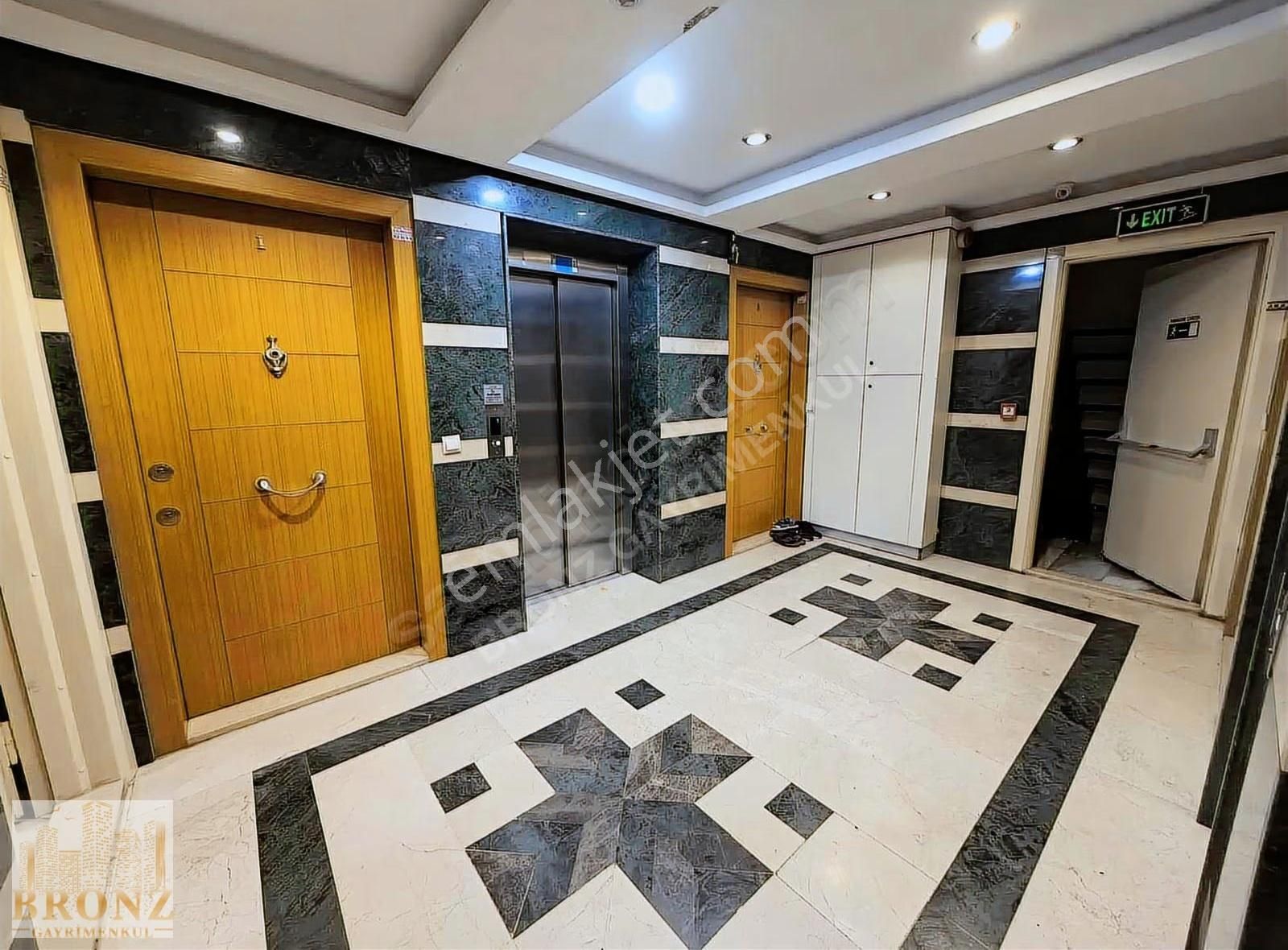 Ümraniye Çarşıya Çok Yakın Butik Sitede Acil Satılık 2+1 - Görsel 5