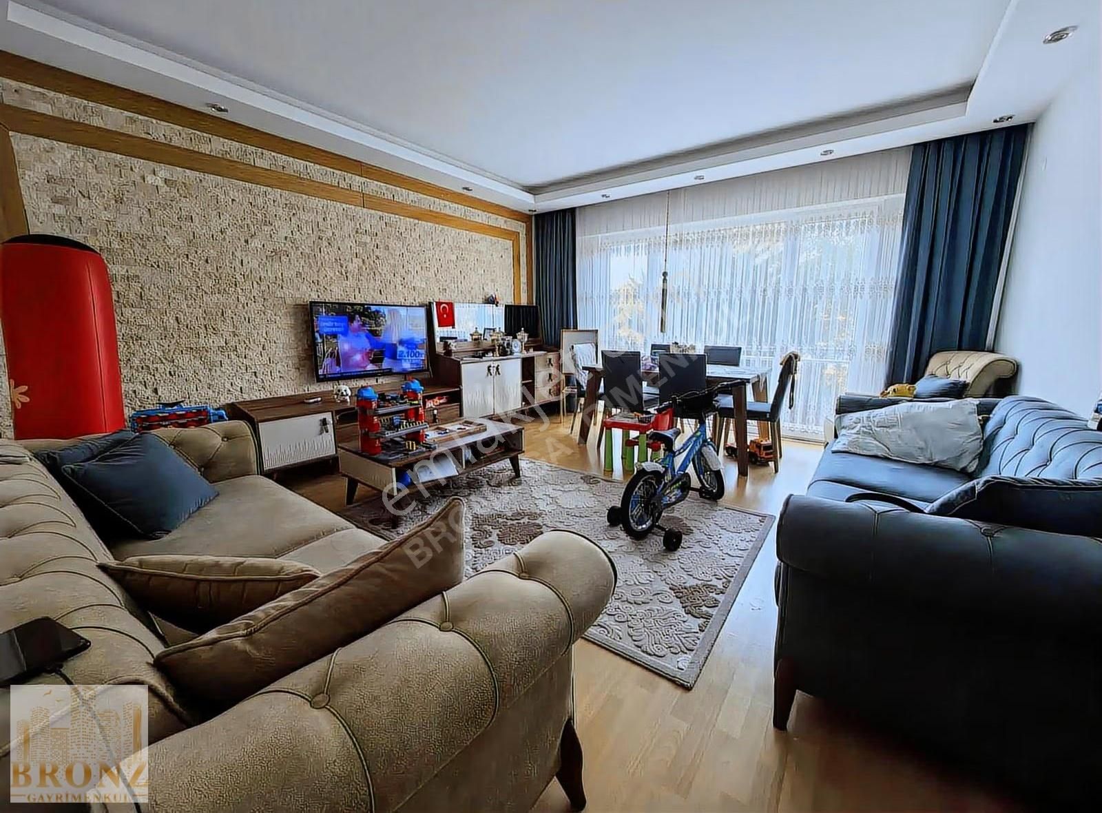 Ümraniye Çarşıya Çok Yakın Butik Sitede Acil Satılık 2+1 - Görsel 10