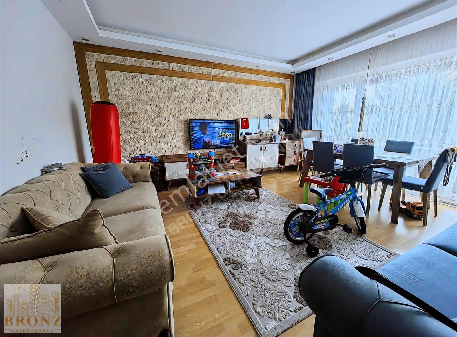 Ümraniye Çarşıya Çok Yakın Butik Sitede Acil Satılık 2+1 - Görsel 7