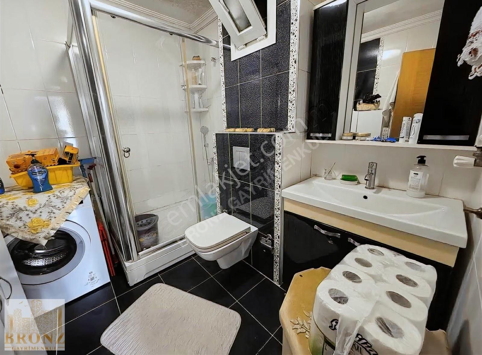 Ümraniye Çarşıya Çok Yakın Butik Sitede Acil Satılık 2+1 - Görsel 12