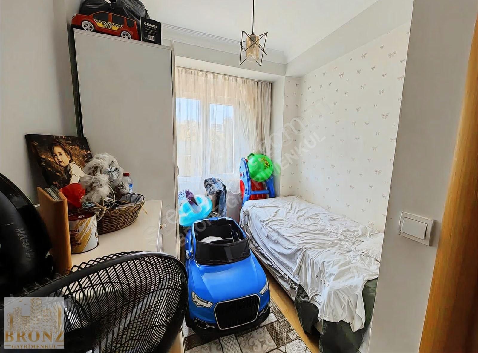 Ümraniye Çarşıya Çok Yakın Butik Sitede Acil Satılık 2+1 - Görsel 9