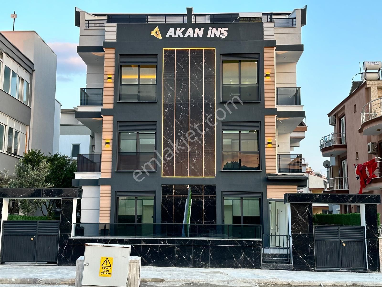 Çamlık Mahallesi Denize 700 M Mesafede, Önü Park 2+1 Lüks Daire