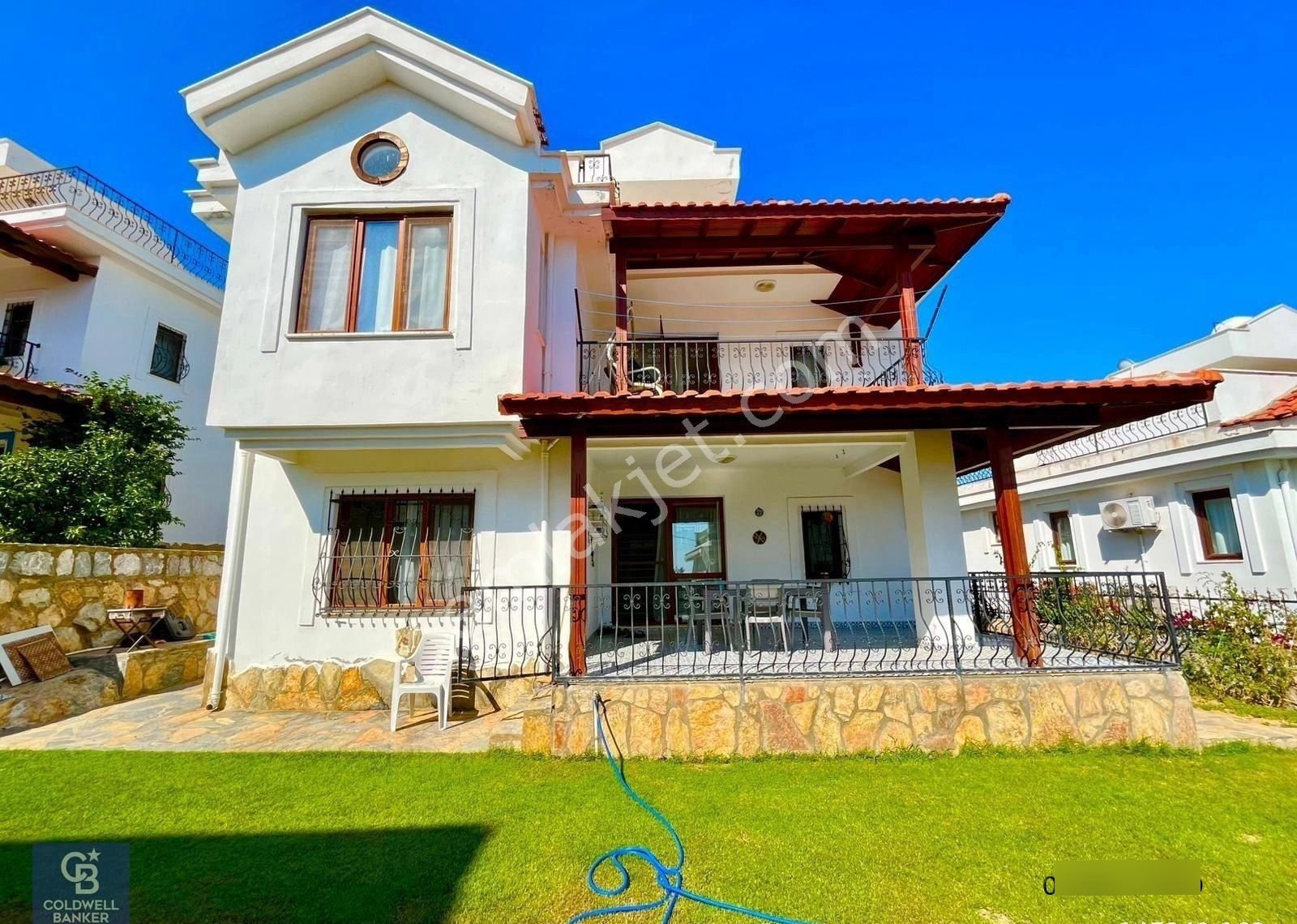 Kıyıkışlacıkta Site İçerisinde Geniş Bahçeli 3+1 Müstakil Villa