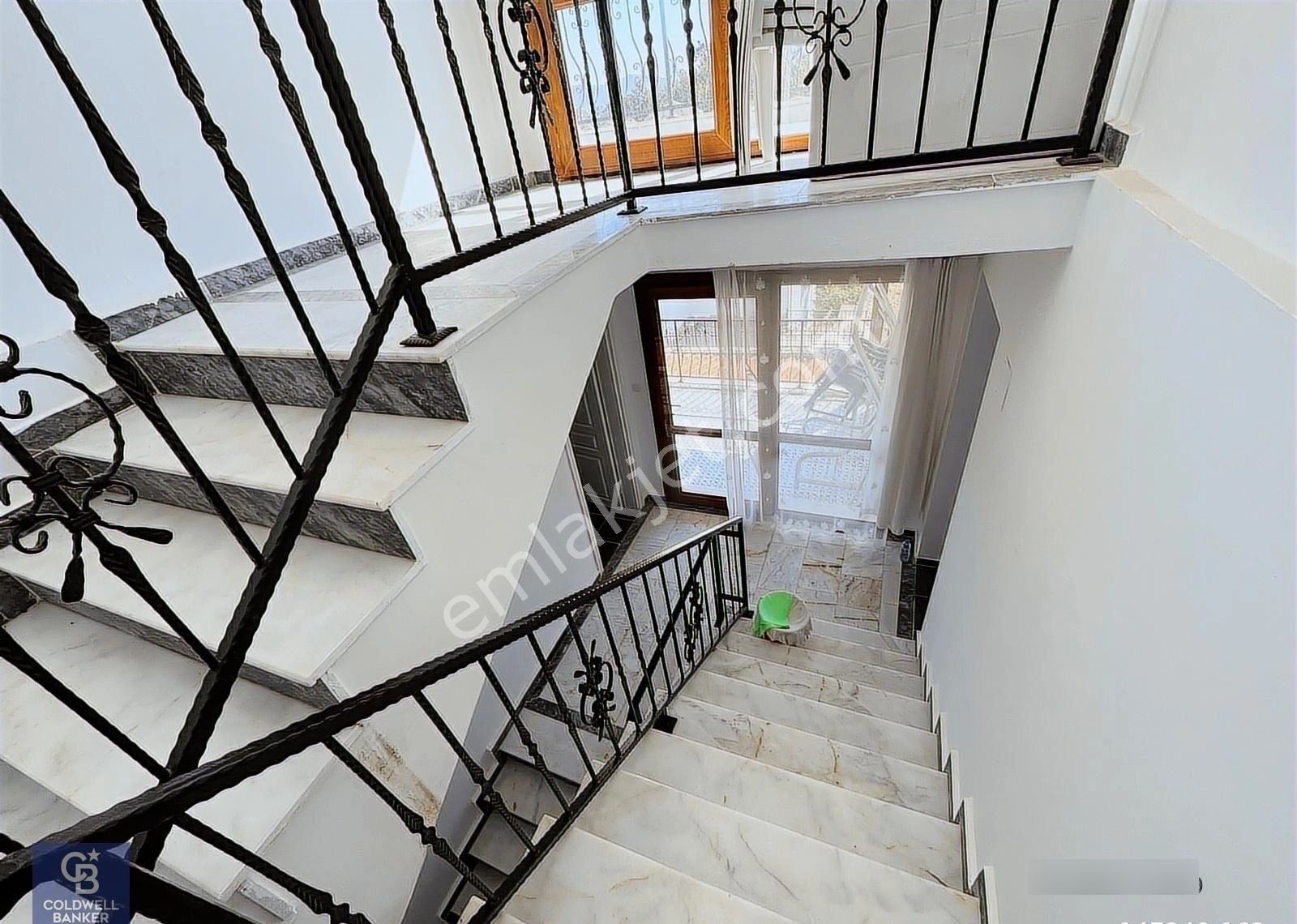 Kıyıkışlacıkta Site İçerisinde Geniş Bahçeli 3+1 Müstakil Villa - Görsel 15