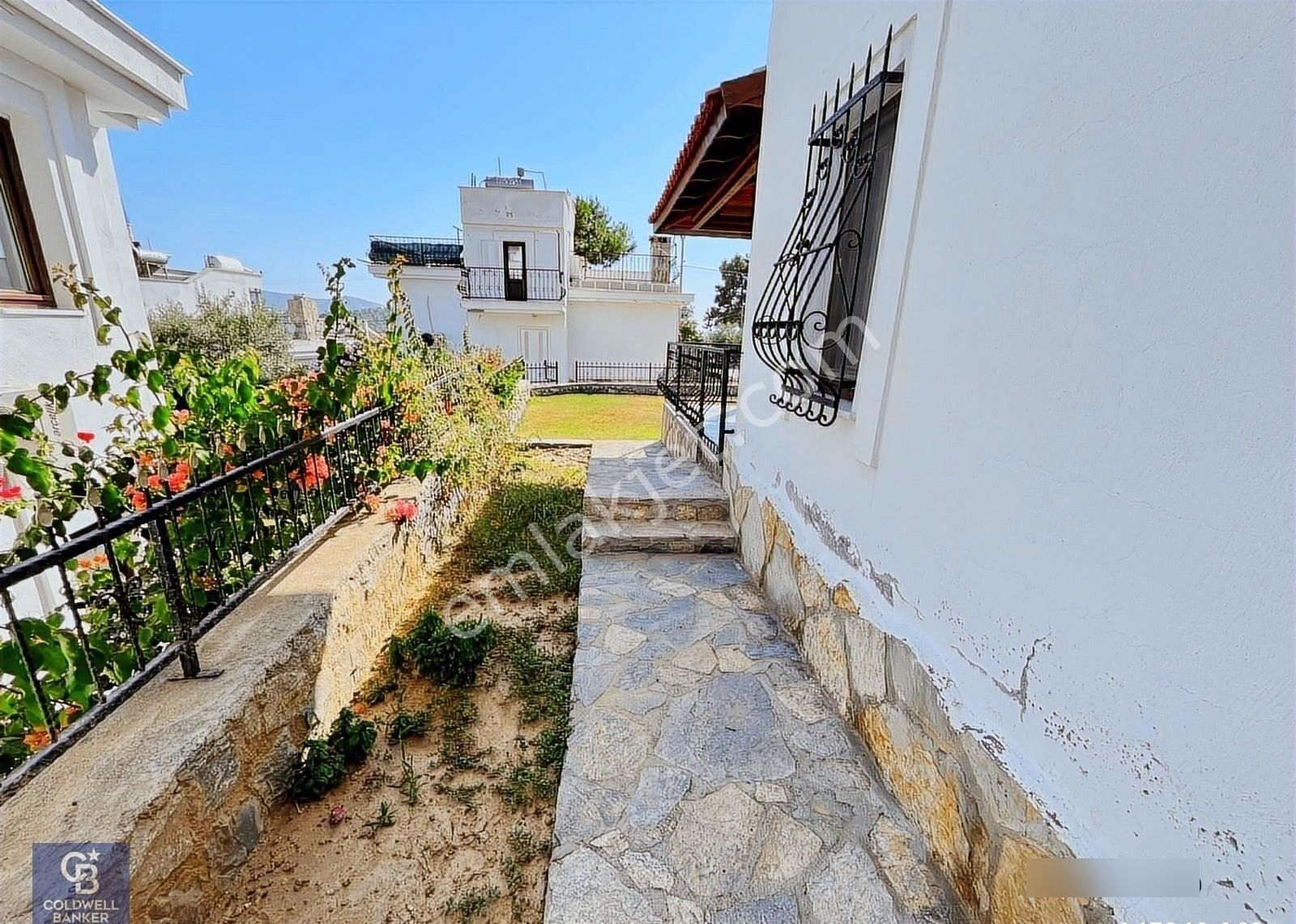 Kıyıkışlacıkta Site İçerisinde Geniş Bahçeli 3+1 Müstakil Villa - Görsel 22