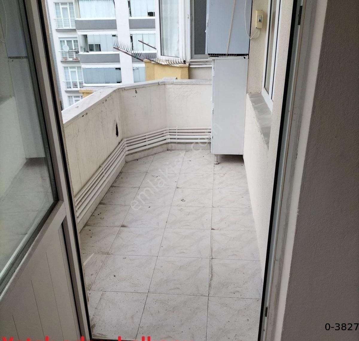 100. Yılda Merkezi Konumda Sitede Ara Kat İskanlı Ferah Daire - Görsel 11