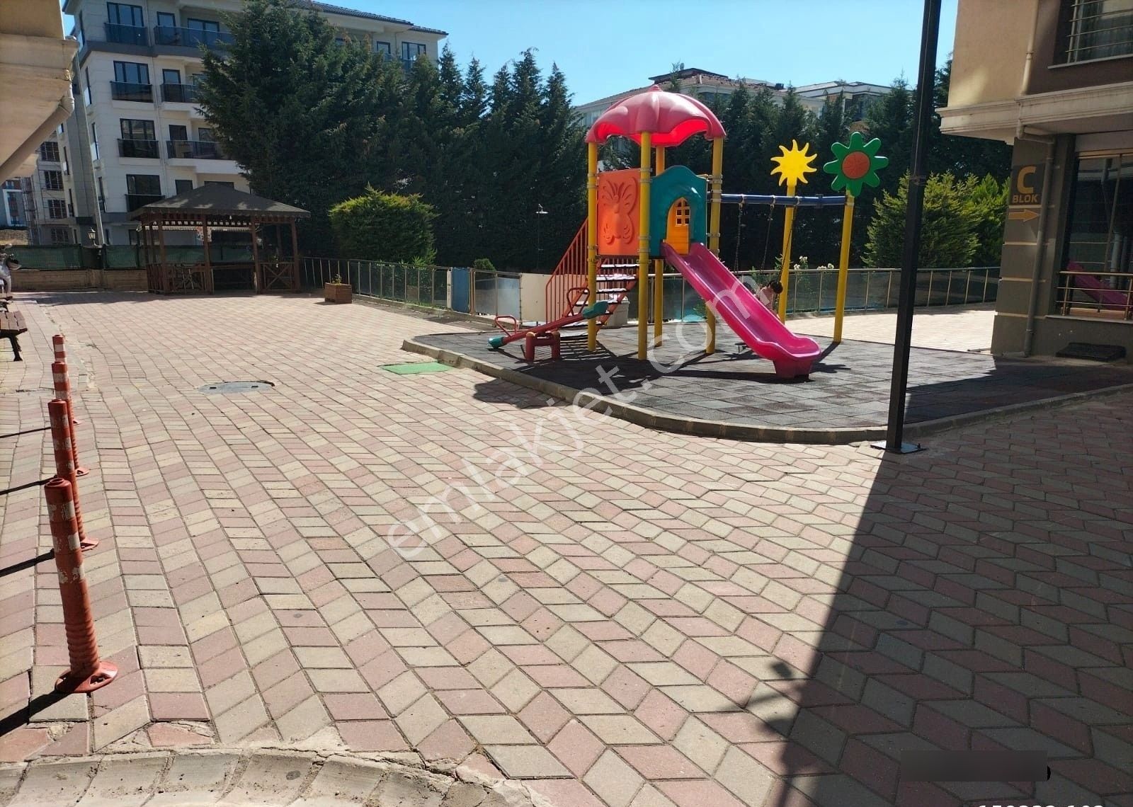 Havuzlu Çocuk Parklı 10 Yıllık Sitede Ara Kat Masrafsız Daire - Görsel 6