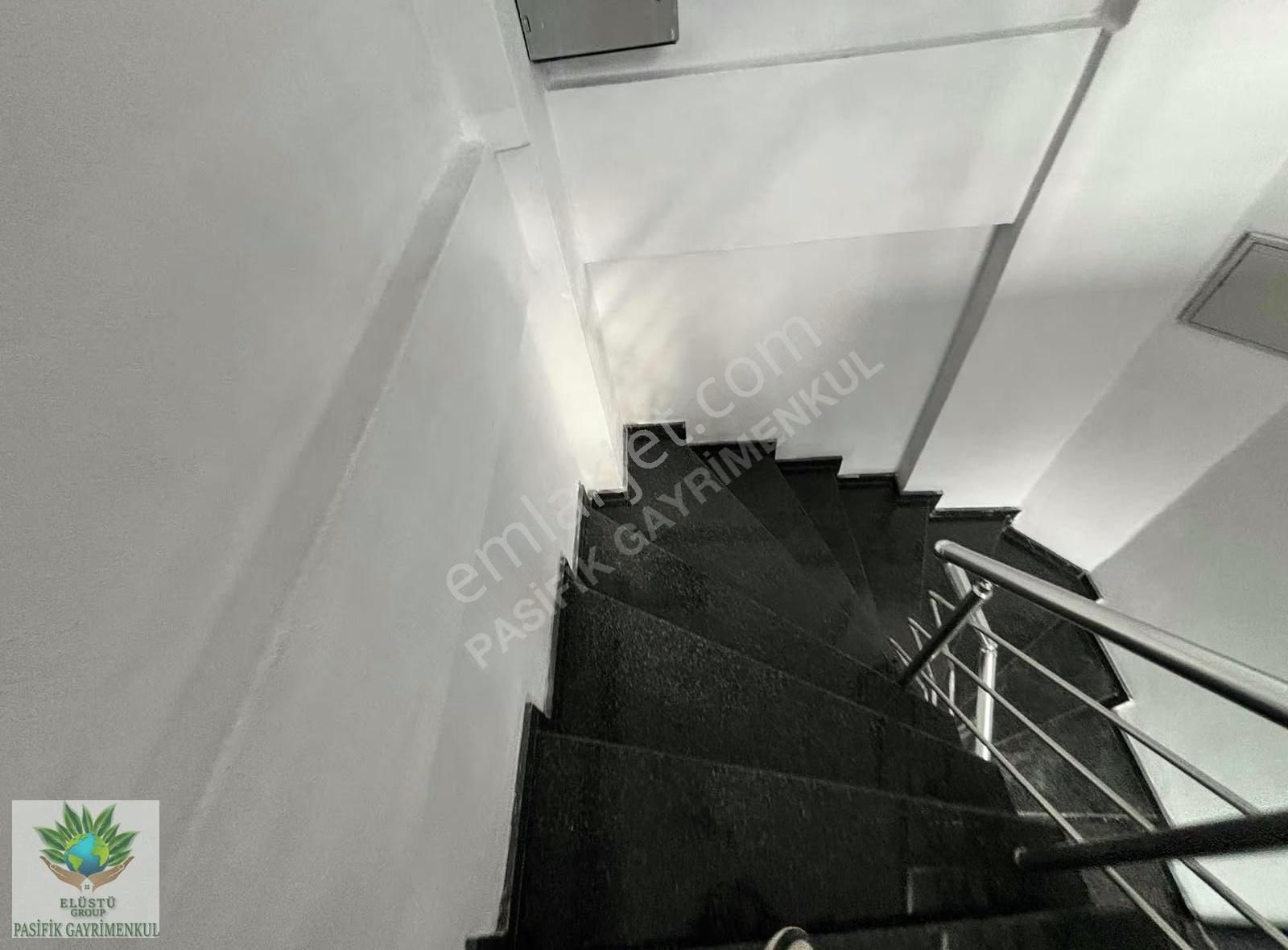 Pasifikten Bayraklı Sakarya Caddesi Üzeri Kiralık 2+1 Ofisler - Görsel 20