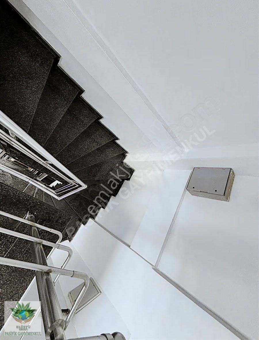 Pasifikten Bayraklı Sakarya Caddesi Üzeri Kiralık 2+1 Ofisler - Görsel 3