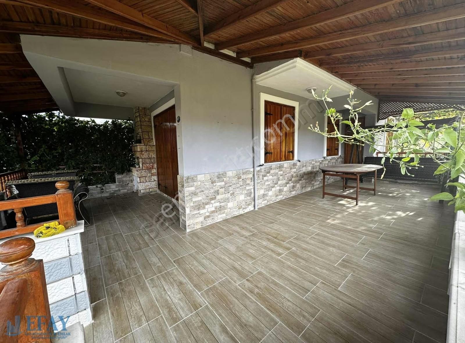 Denize 120m Mesafede 4+1 Bakımlı Masrafsız Yazlık Villa - Görsel 15