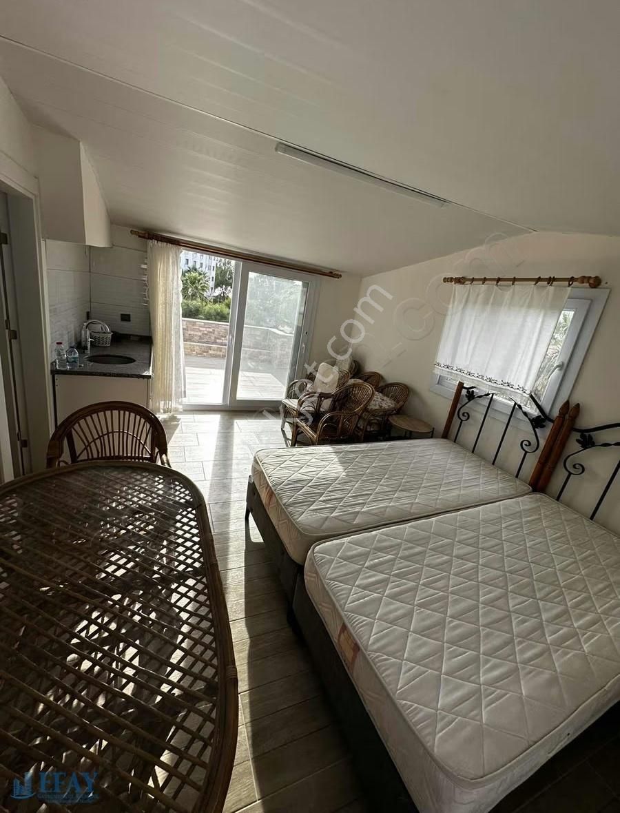 Denize 120m Mesafede 4+1 Bakımlı Masrafsız Yazlık Villa - Görsel 14