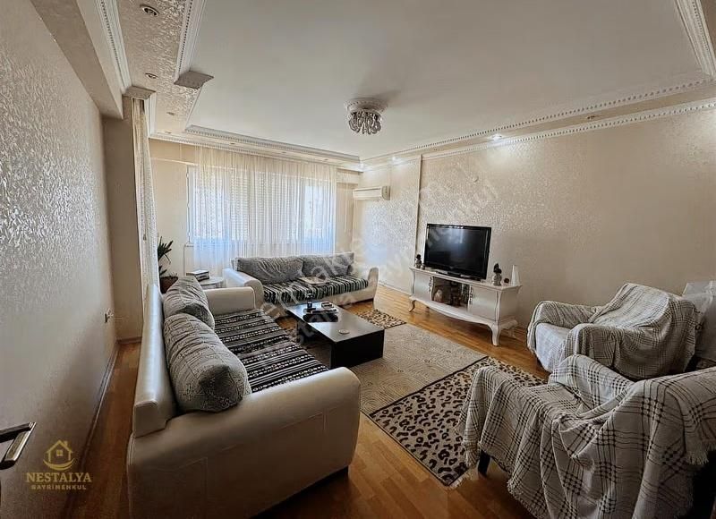 Uncalı'da Site İçersinde 3+1 Ebeveyn Banyolu Satılık Geniş Daire