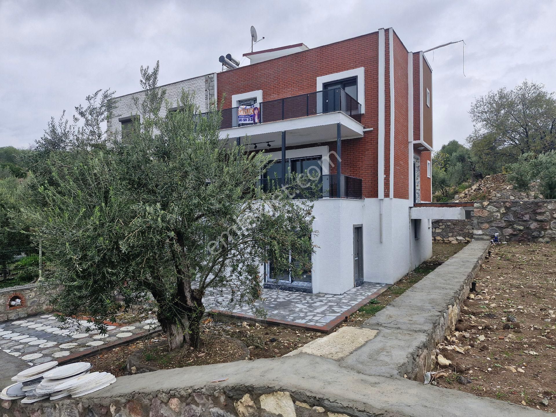 Merkez'den İzmir Dikili Bademli Mh.'de Modern Ve Şık 5+2 - Görsel 4