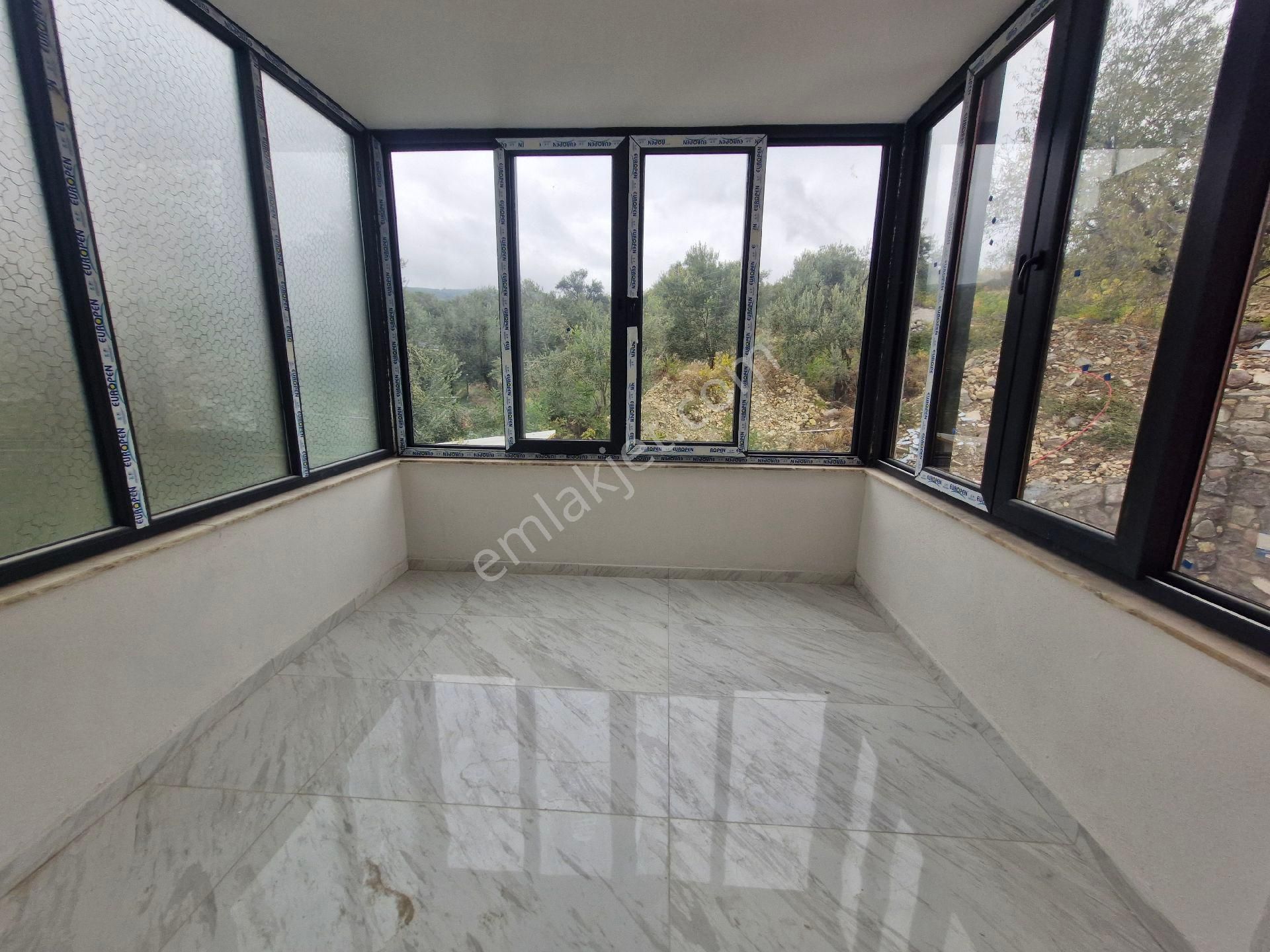 Merkez'den İzmir Dikili Bademli Mh.'de Modern Ve Şık 5+2 - Görsel 2