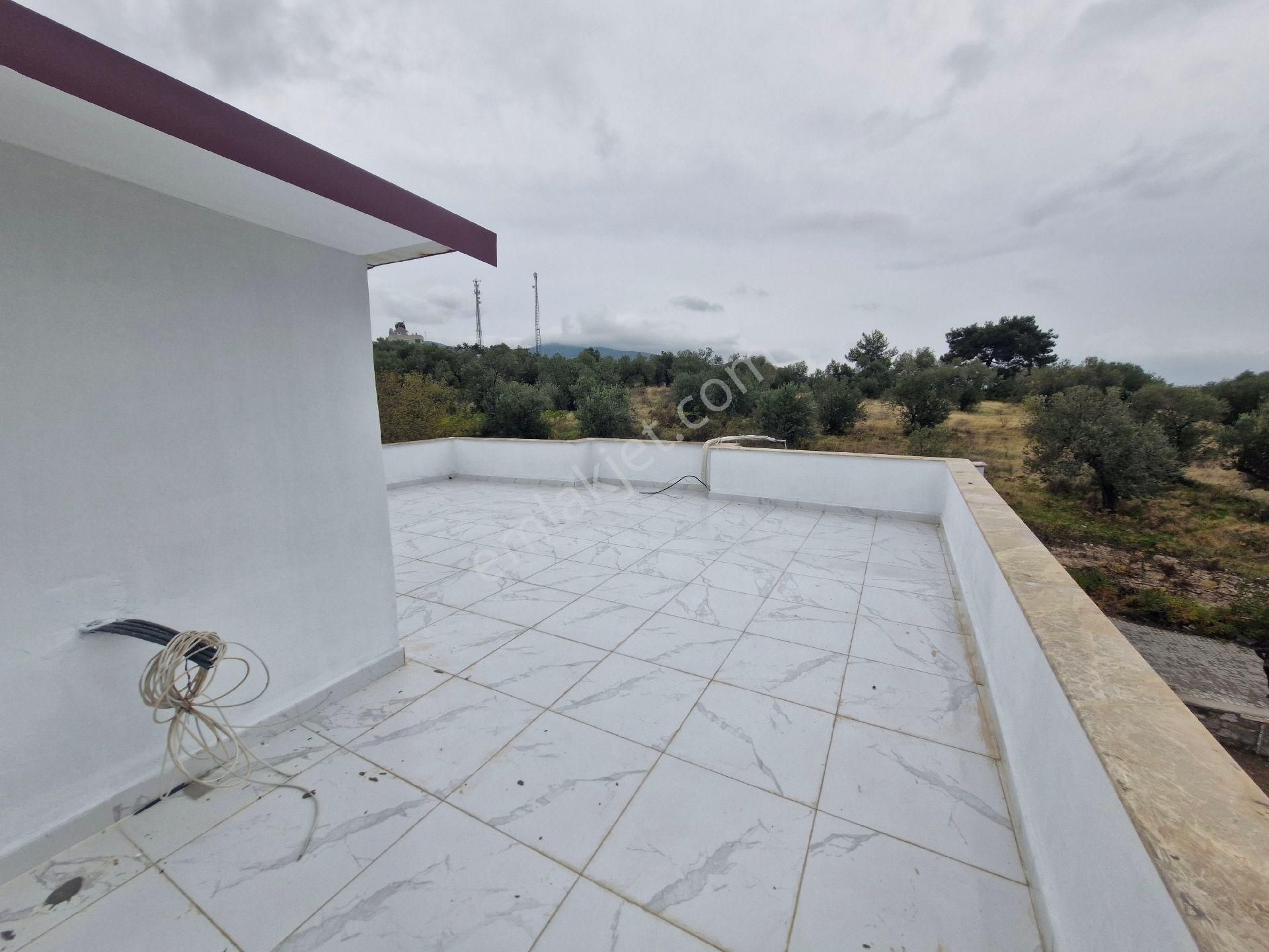 Merkez'den İzmir Dikili Bademli Mh.'de Modern Ve Şık 5+2 - Görsel 3