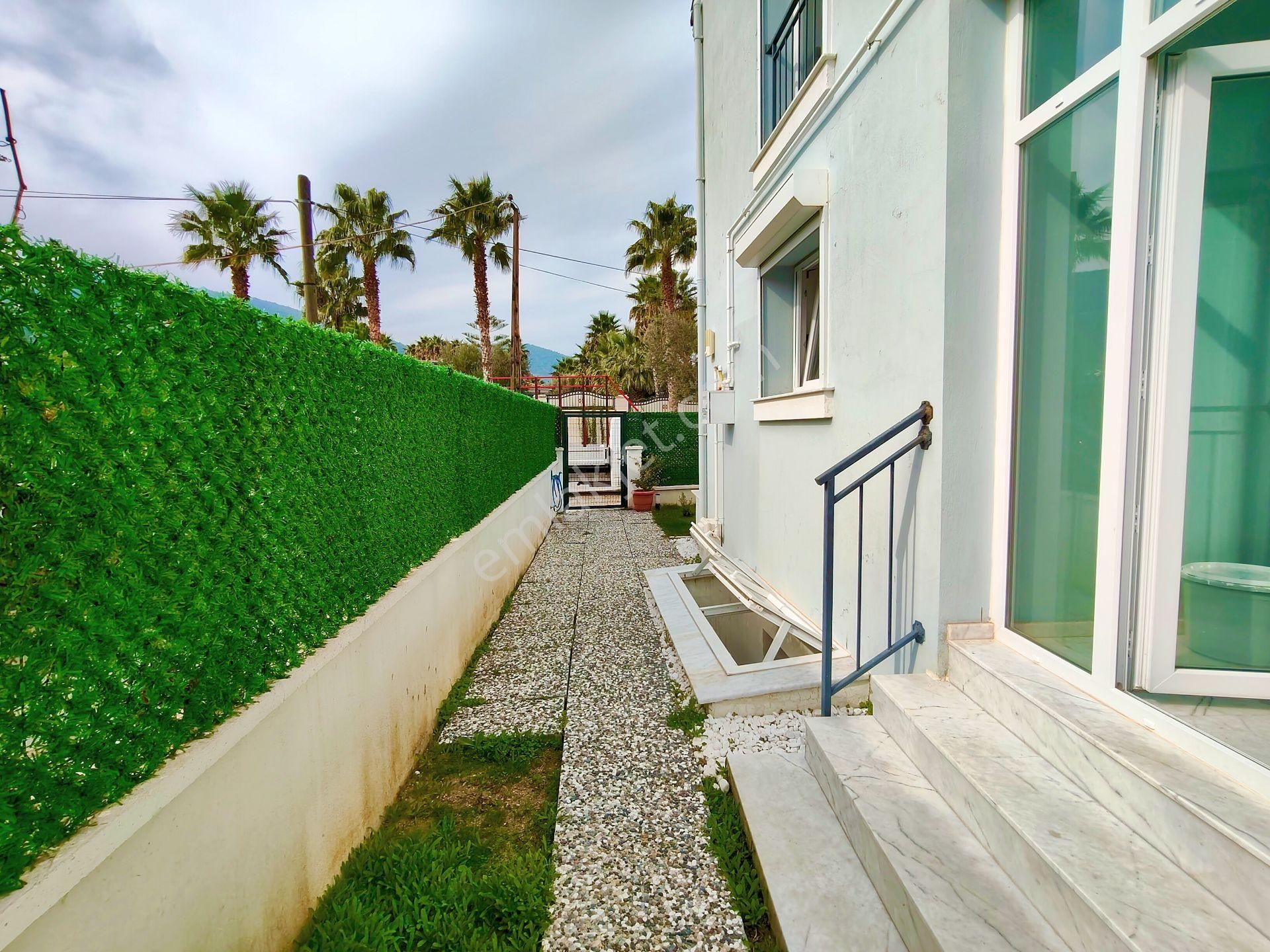 Urla Çeşmealtı Denizli Mah. Kiralık 4+1 Tripleks Villa - Görsel 5