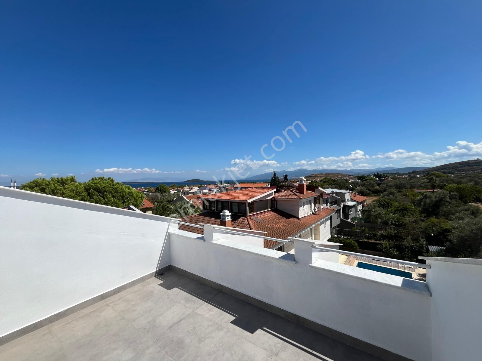 Urla Çeşmealtı Denizli Mah. Kiralık 4+1 Tripleks Villa - Görsel 35