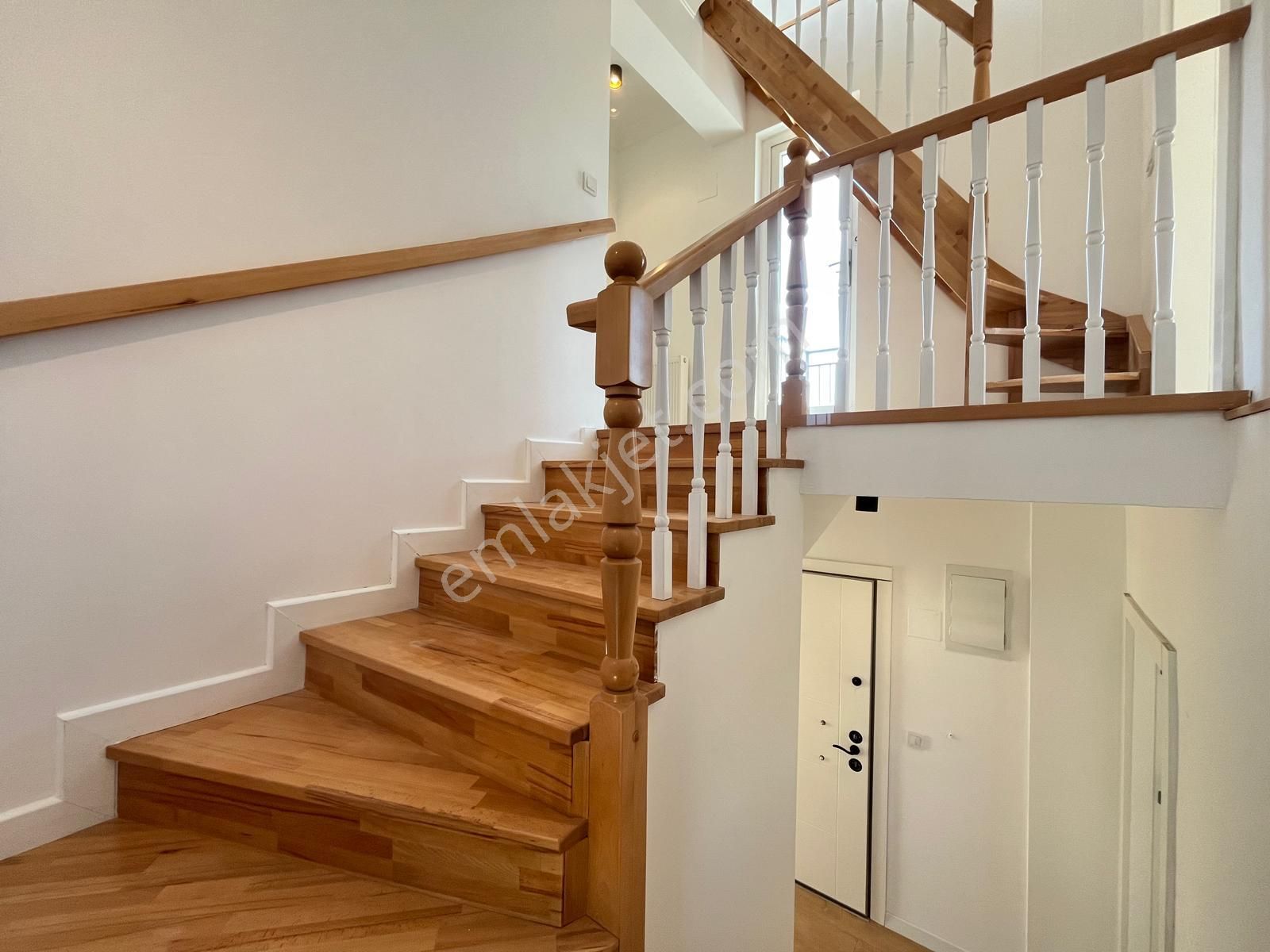 Urla Çeşmealtı Denizli Mah. Kiralık 4+1 Tripleks Villa - Görsel 20