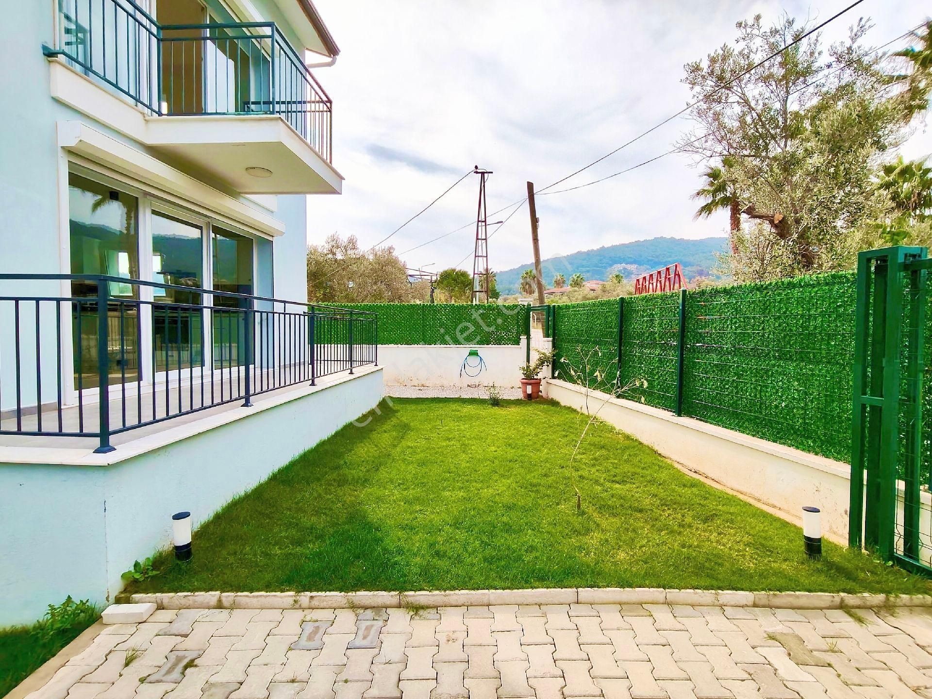 Urla Çeşmealtı Denizli Mah. Kiralık 4+1 Tripleks Villa - Görsel 2