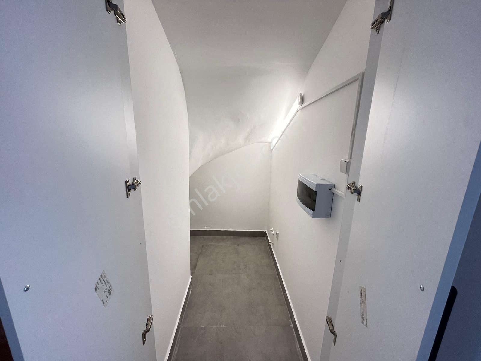 Urla Çeşmealtı Denizli Mah. Kiralık 4+1 Tripleks Villa - Görsel 15