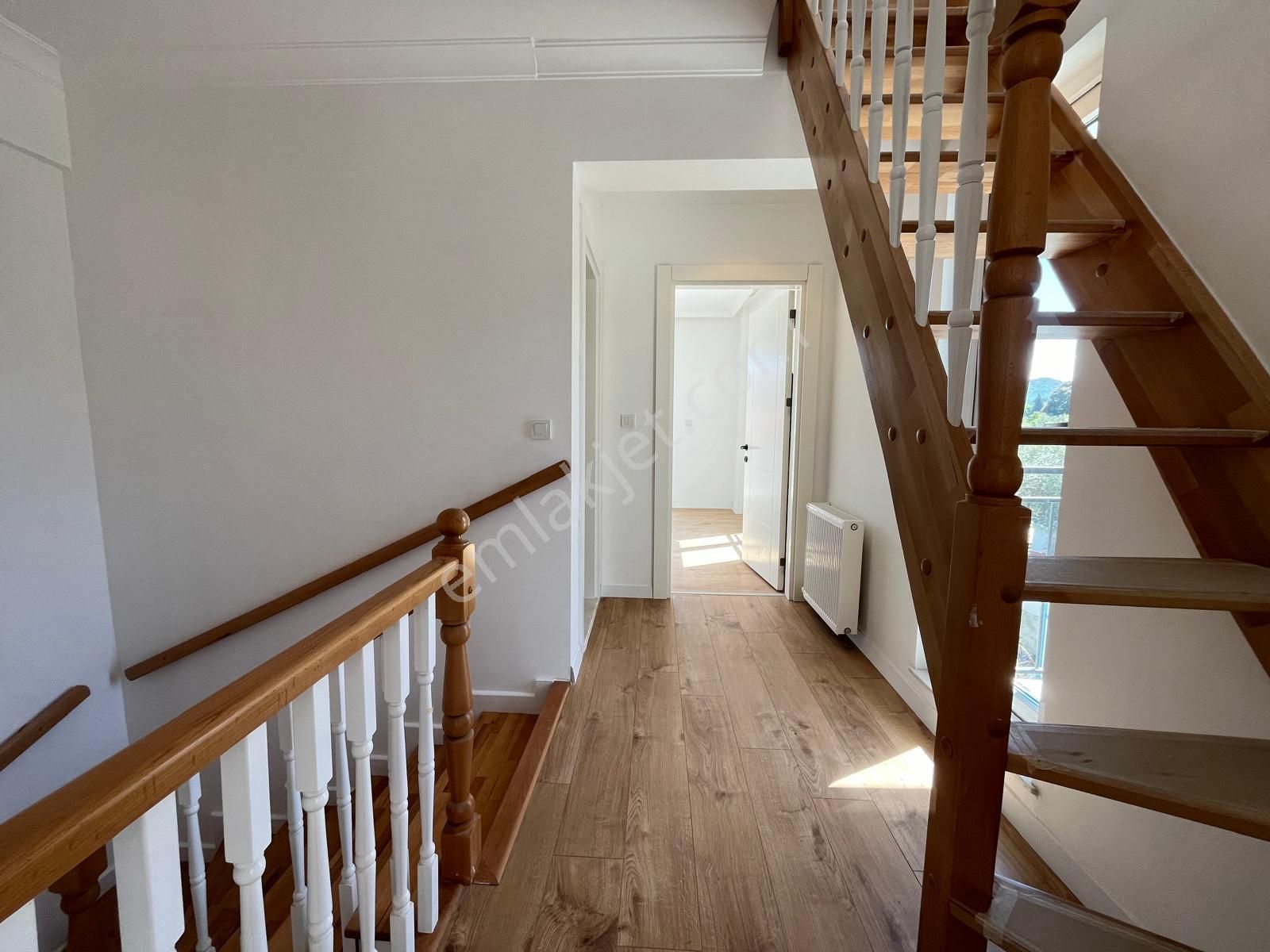 Urla Çeşmealtı Denizli Mah. Kiralık 4+1 Tripleks Villa - Görsel 27