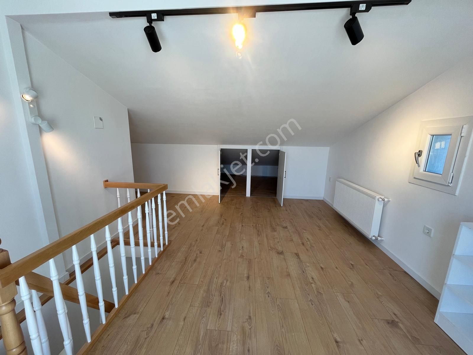 Urla Çeşmealtı Denizli Mah. Kiralık 4+1 Tripleks Villa - Görsel 29