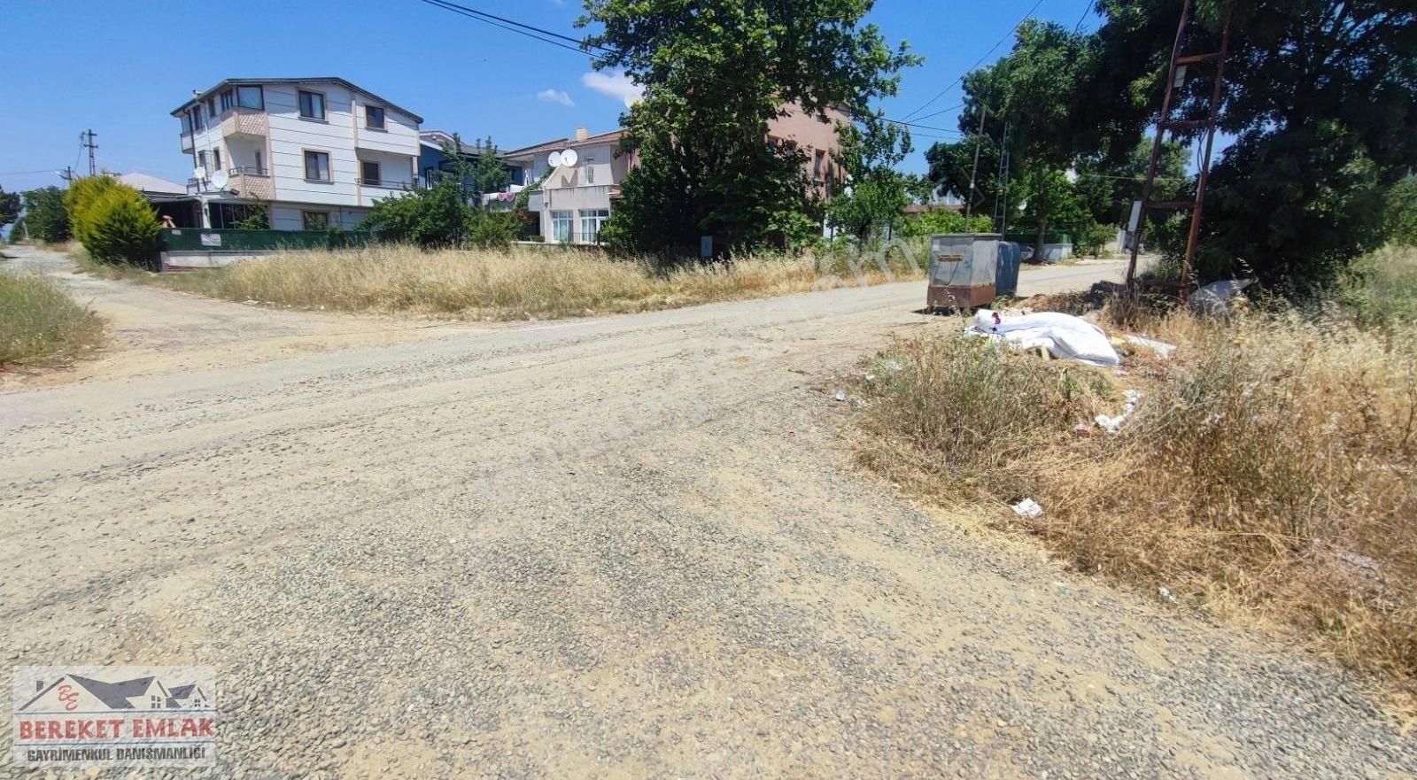 Köşe Başında,deniz Manzaralı Olan Arsamız Acil Satılıktır - Görsel 3