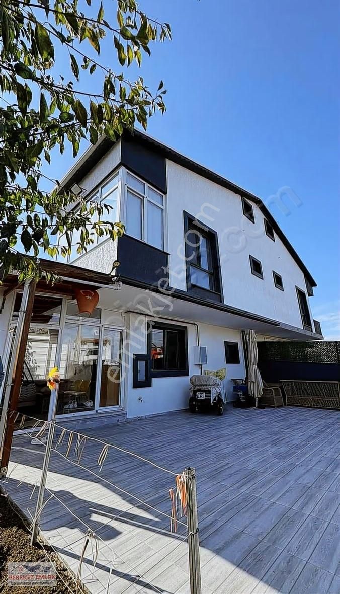 Bereket Emlak Sanayi Yoluna Cephe Satılık İkiz Villa