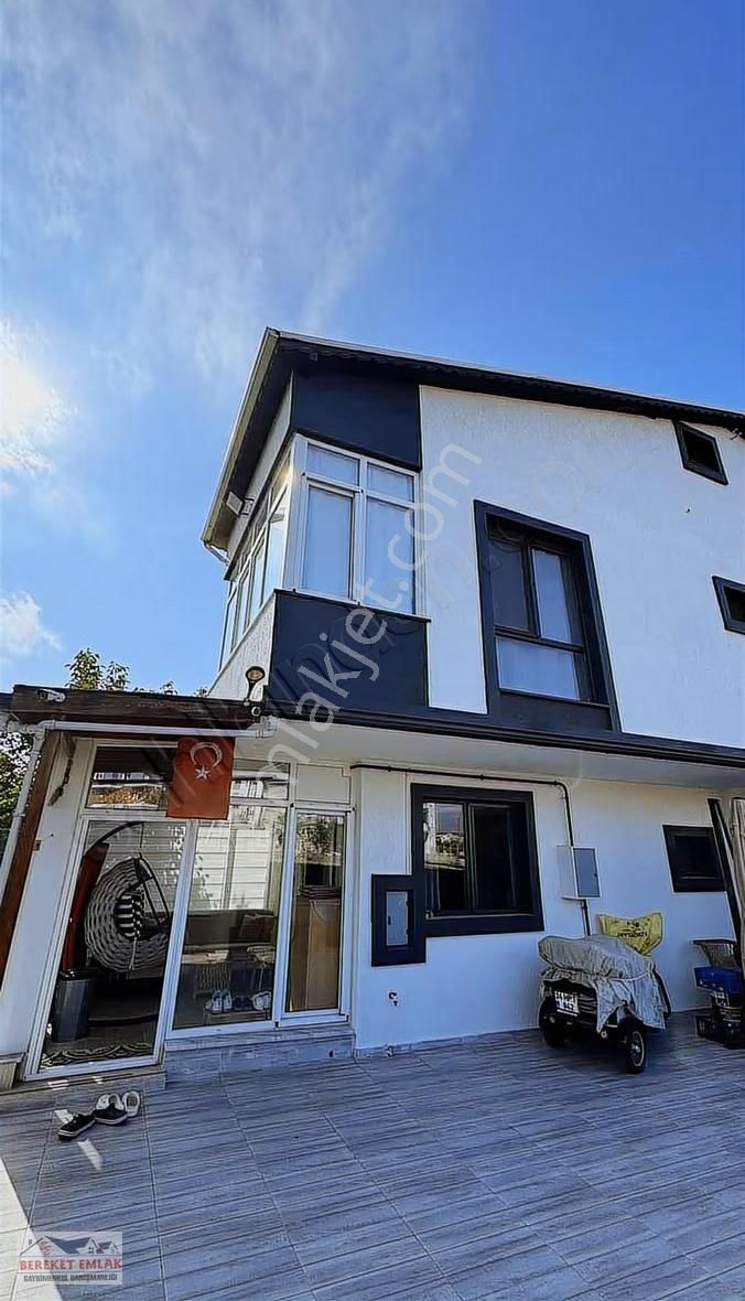 Bereket Emlak Sanayi Yoluna Cephe Satılık İkiz Villa - Görsel 6