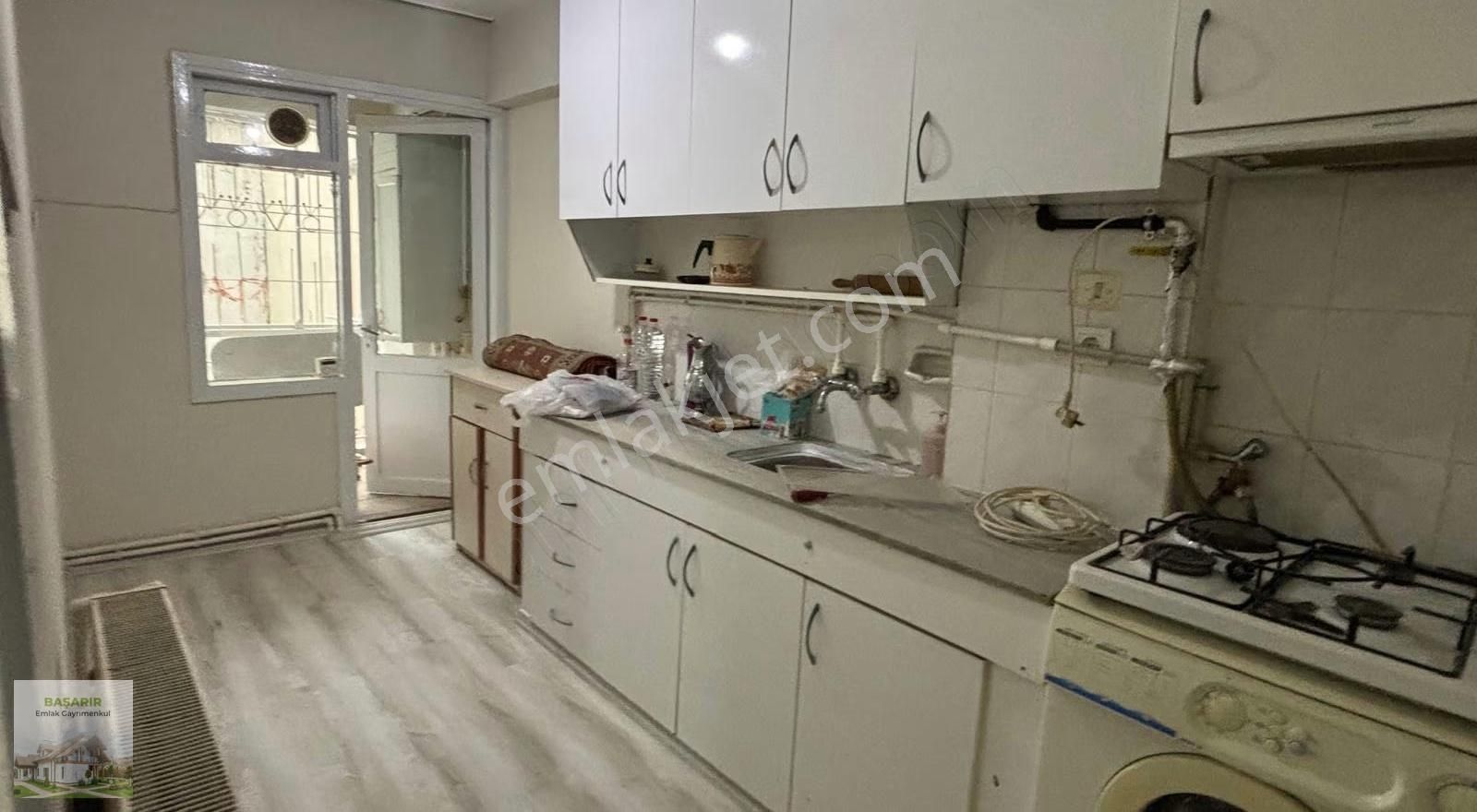 Mithatpaşa Sahile Tramvay Yakın Yüksek Giriş 2+1 Satılık Daire