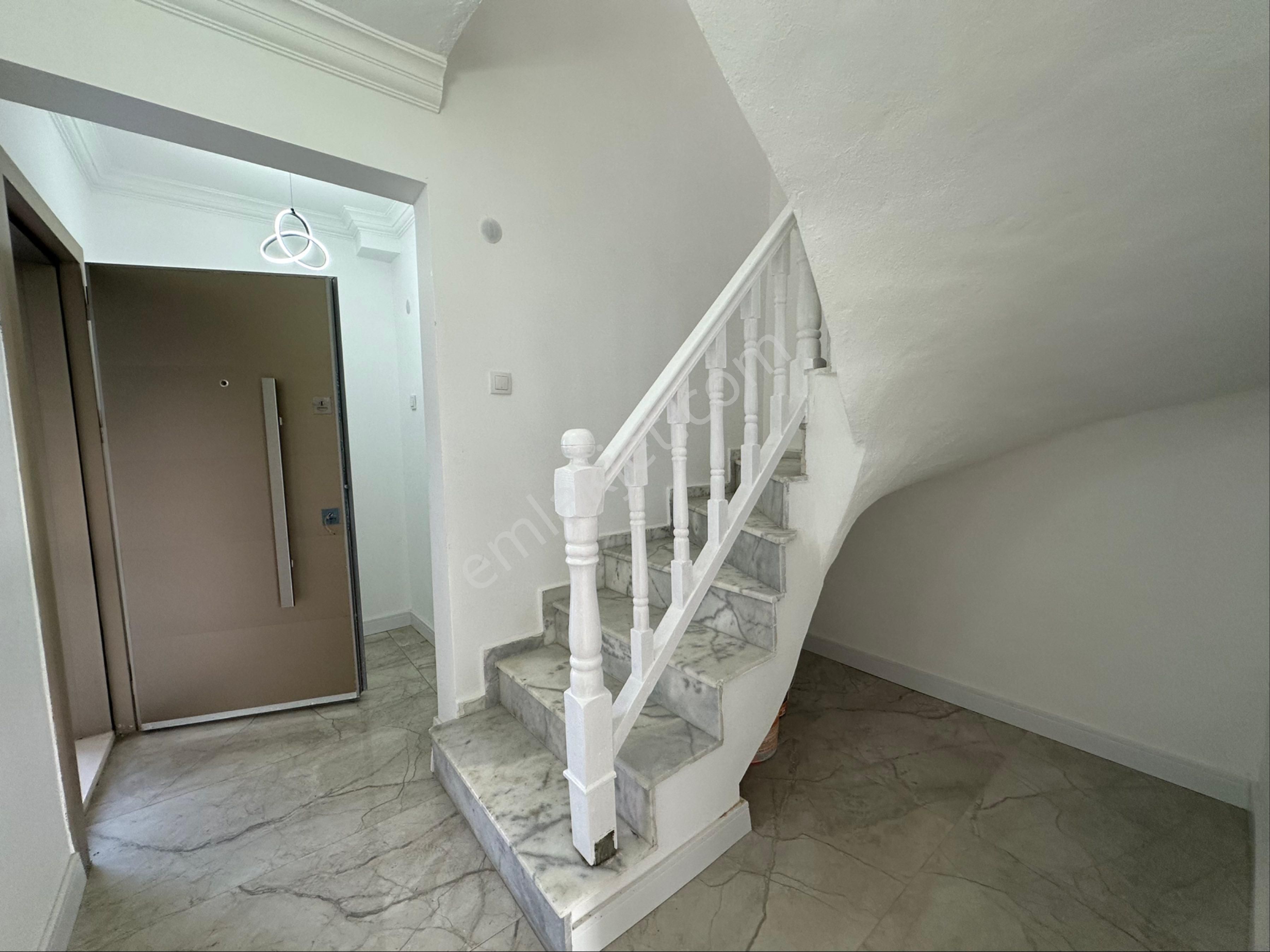 Kuşadası Kadınlar Denizinde Masrafsız 3+1 Harika Villa - Görsel 19