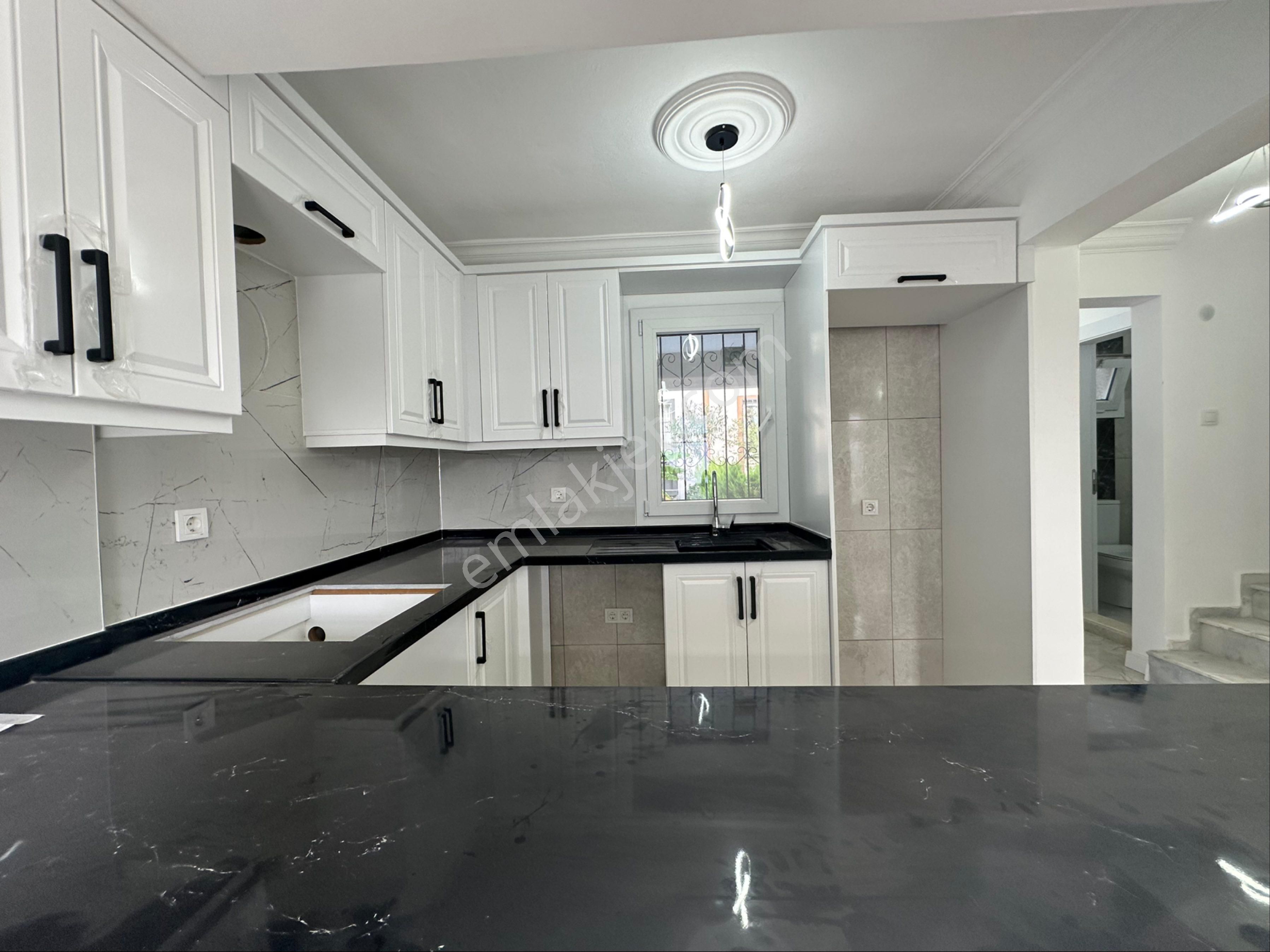 Kuşadası Kadınlar Denizinde Masrafsız 3+1 Harika Villa - Görsel 18